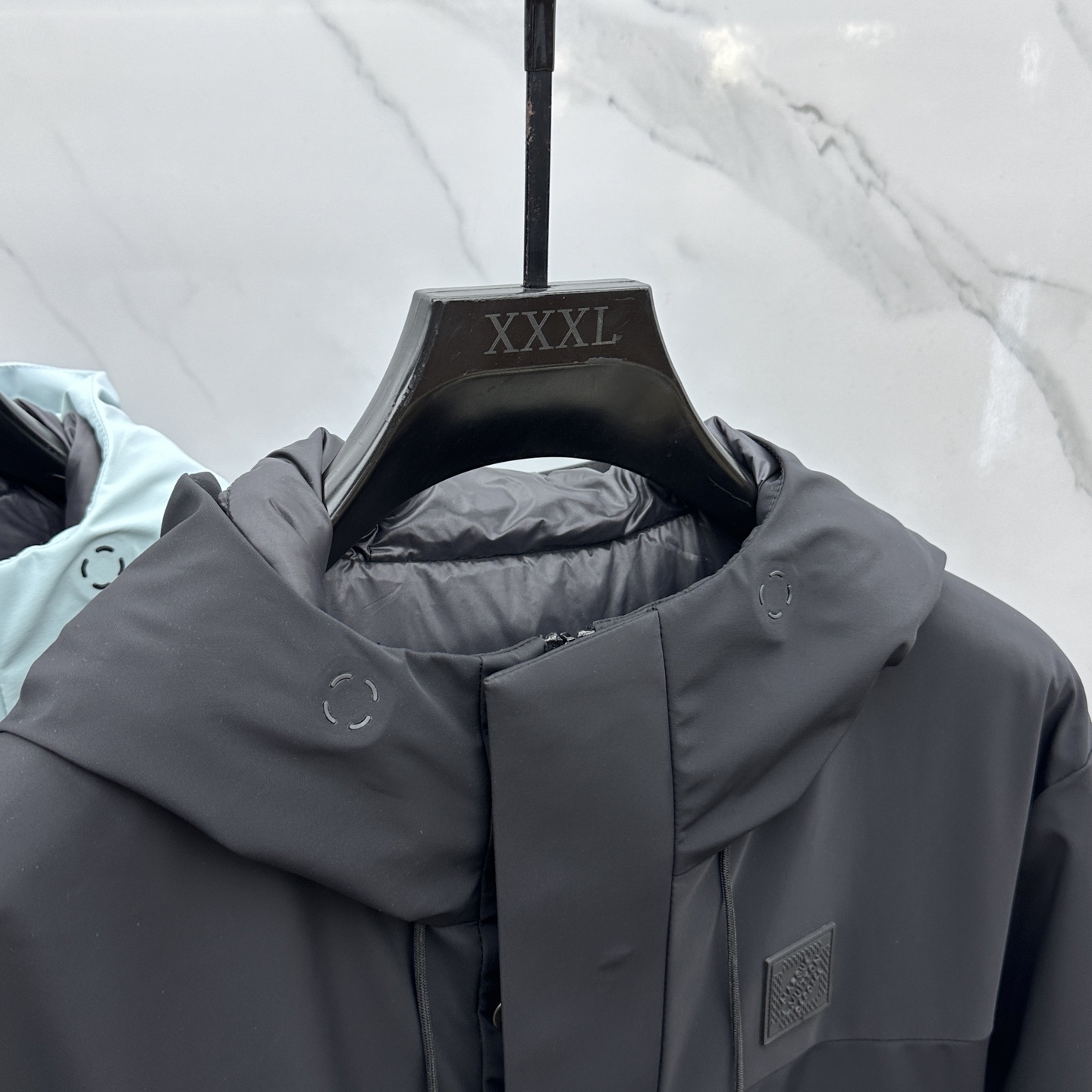 。 🆕LV路易威登 羽绒服2025最新款时尚设计师款羽绒外套.（连帽不可拆卸）处处细节显工艺足够的高级 