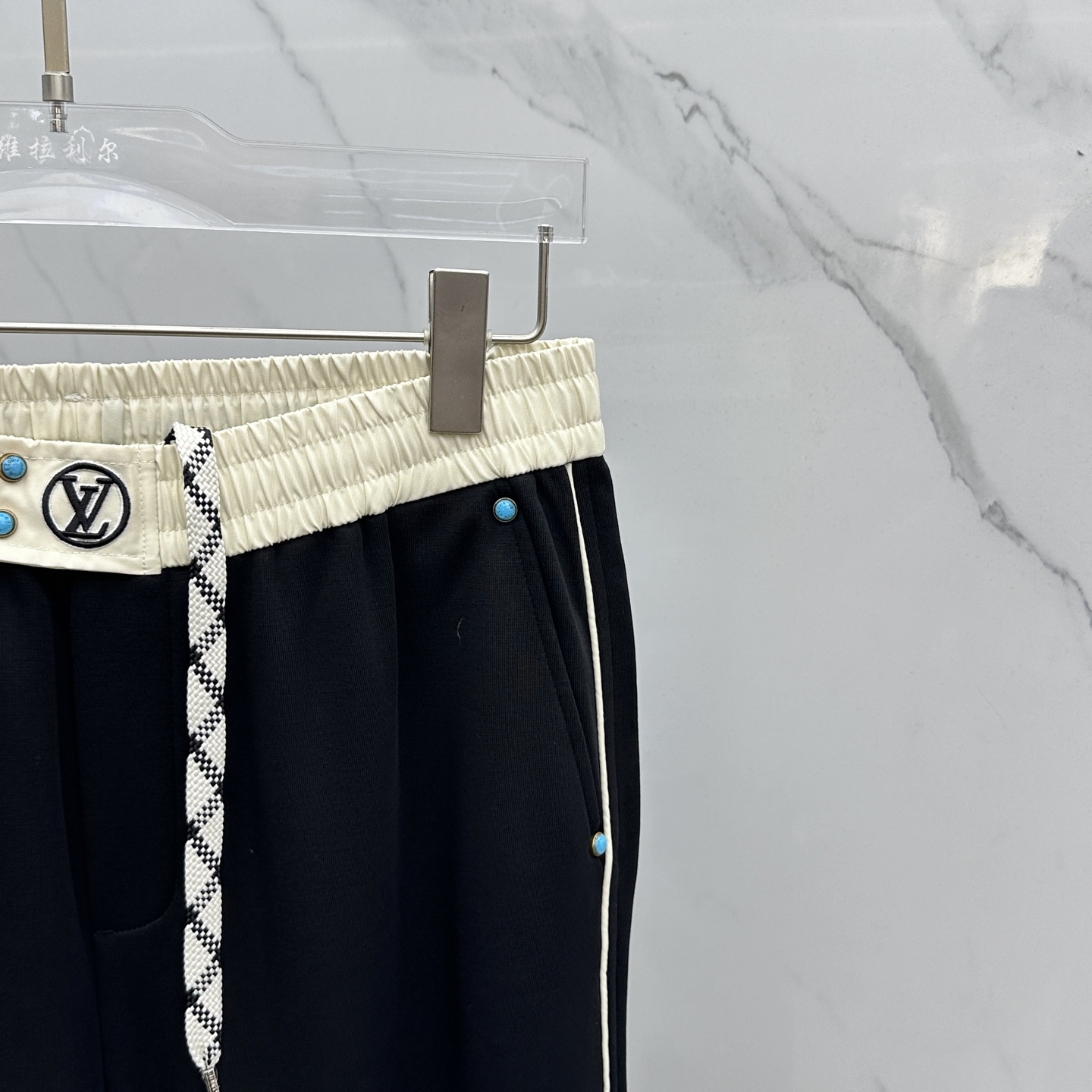 🆕LV路易威登 2025ss秋冬新款直筒 宽松阔腿裤型 宽松有度可修饰各种腿型 休闲风 简约而不简单 经