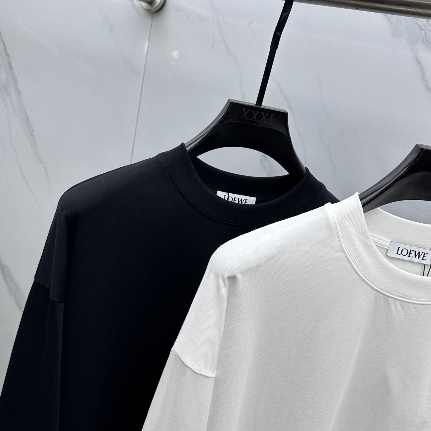 🆕LOEWE罗意威 2025SS早秋新款LOE家长袖打底宽松T恤圆领，胸前logo标识长袖T恤，基础款推