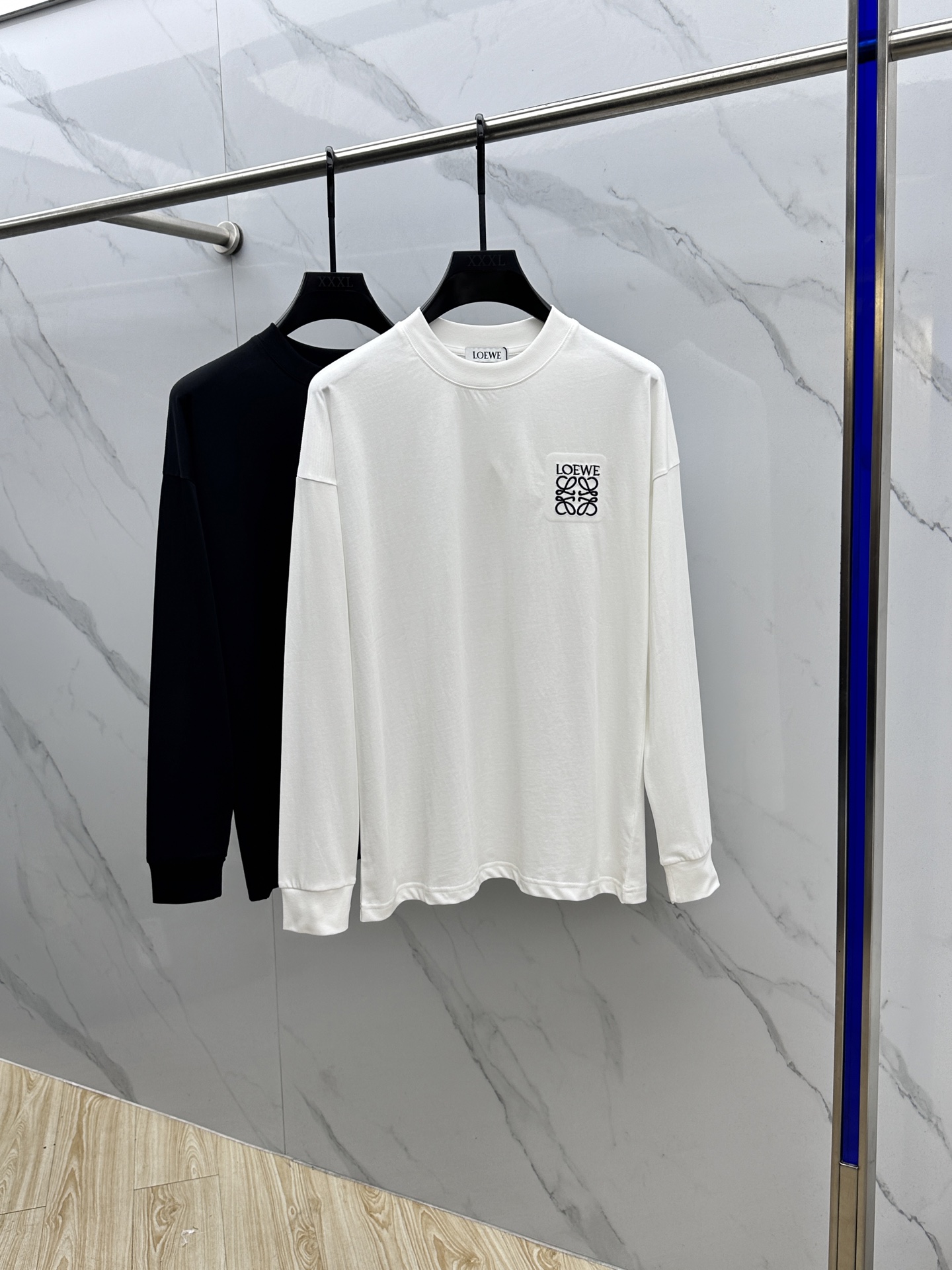 🆕LOEWE罗意威 2025SS早秋新款LOE家长袖打底宽松T恤圆领，胸前logo标识长袖T恤，基础款推