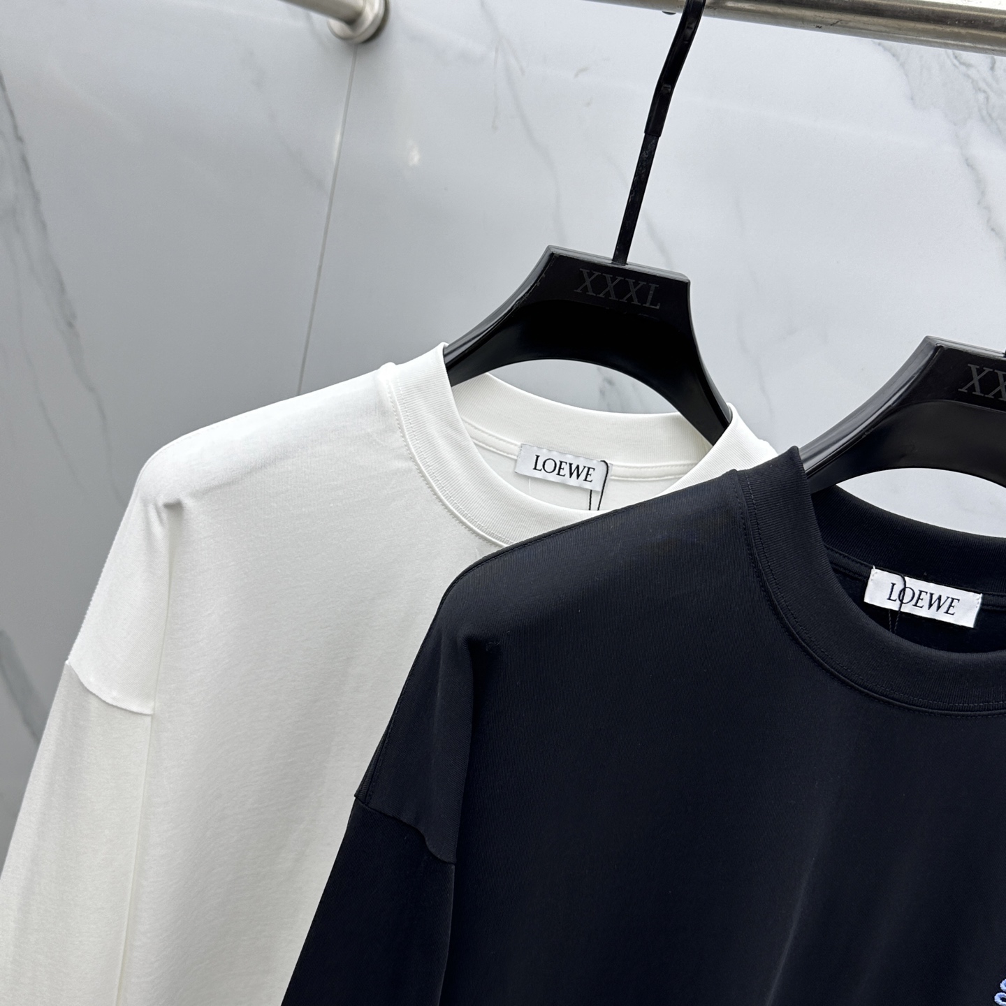 🆕LOEWE罗意威 2025SS早秋新款LOE家长袖打底宽松T恤圆领，胸前logo标识长袖T恤，基础款推