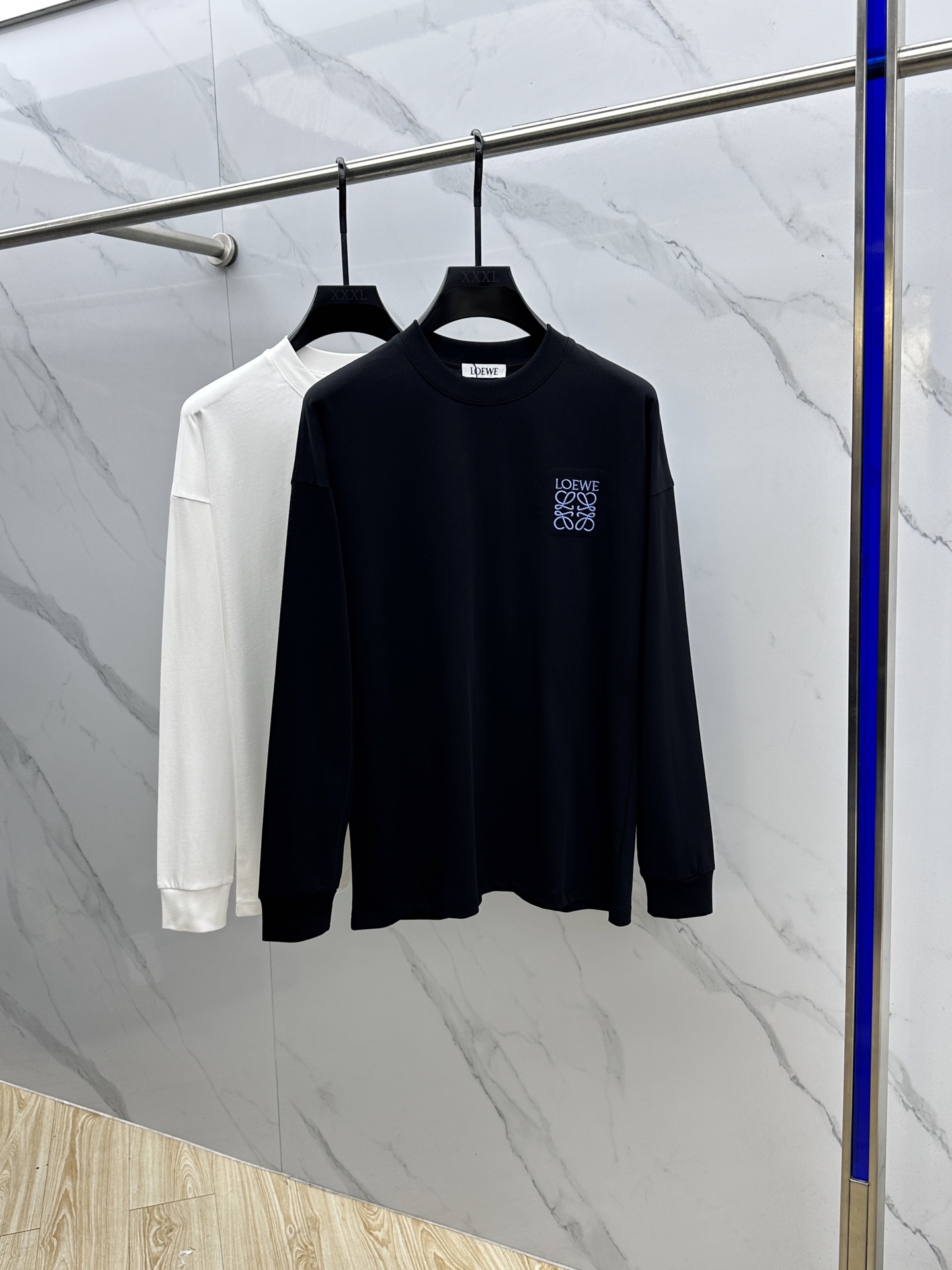 🆕LOEWE罗意威 2025SS早秋新款LOE家长袖打底宽松T恤圆领，胸前logo标识长袖T恤，基础款推