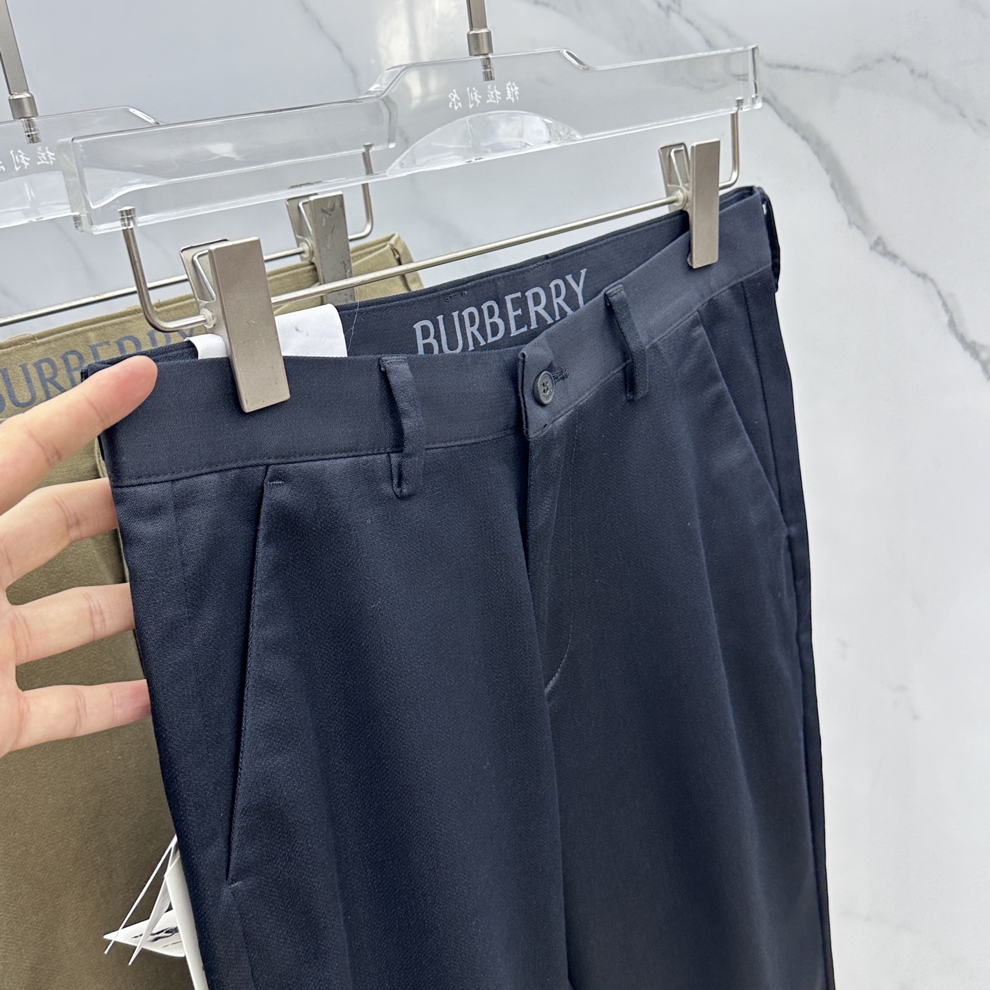 🆕Burberry巴宝莉 2025早秋新品休闲裤西裤，官网同步发售，裤身工艺设计，进口客供辅料、面料定制