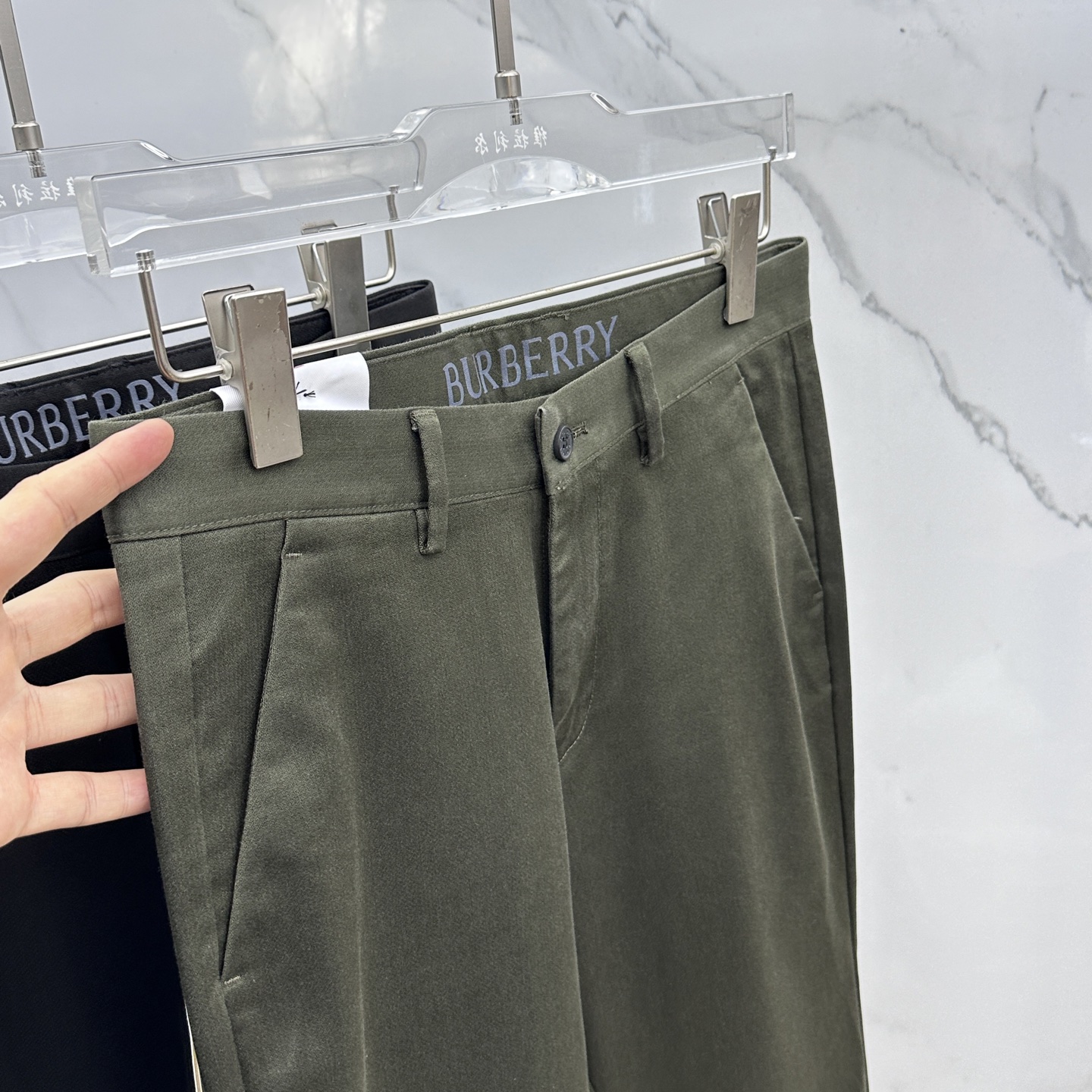 🆕Burberry巴宝莉 2025早秋新品休闲裤西裤，官网同步发售，裤身工艺设计，进口客供辅料、面料定制