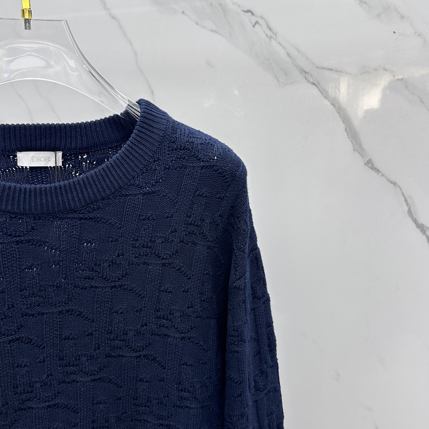 🆕Dior迪奥 DIOR迪奥暗纹针织圆领套头毛衣YB购入打版，采用定制混纺面料，面料定制定染颜色相似度高