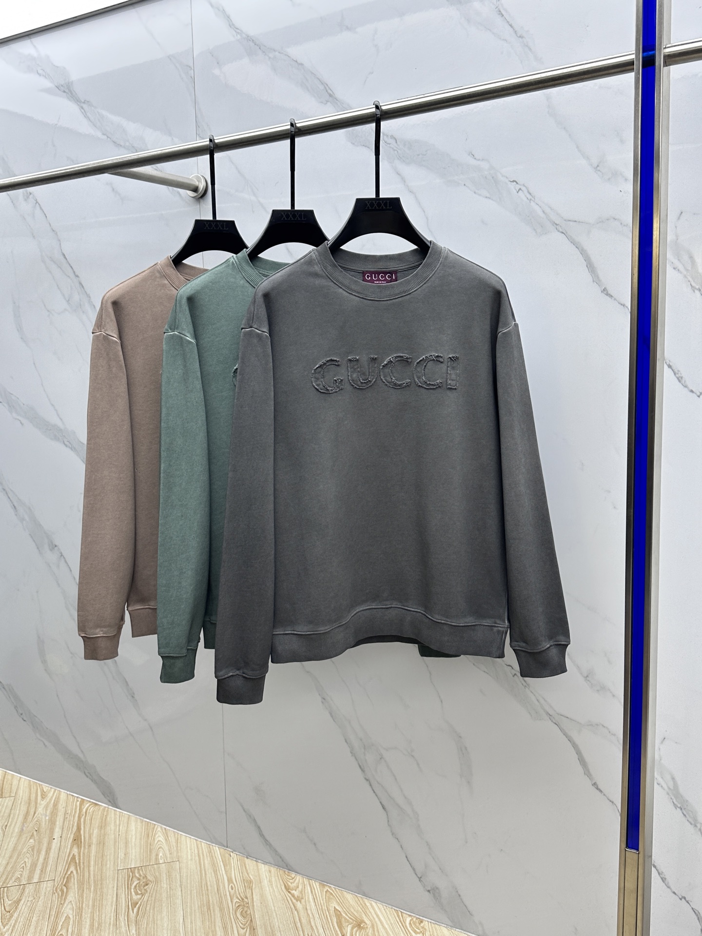 NO:597997,GUCCI Gucci, 25Ss batik washed and distressed top version trendy sweatshirt, top quality original order, top production technology imported fabrics, unique design, imported high-end custom-made imported silk thread with first-class feel!  On sale on the official website!  hei sizes S-XL,,gucci,gucci,hoodie,sweatshirts,alexander wang19860909GUCCI古驰 、25Ss蜡染水洗做旧顶级版本潮卫衣,最顶级的品质原单,顶级制作工艺进口面料,款独特设计,采用进口高端订制进口丝线手感一流！官网在售！hei 尺码S-XL,,gucci,gucci,hoodie,sweatshirts,alexander wang,Men's clothing