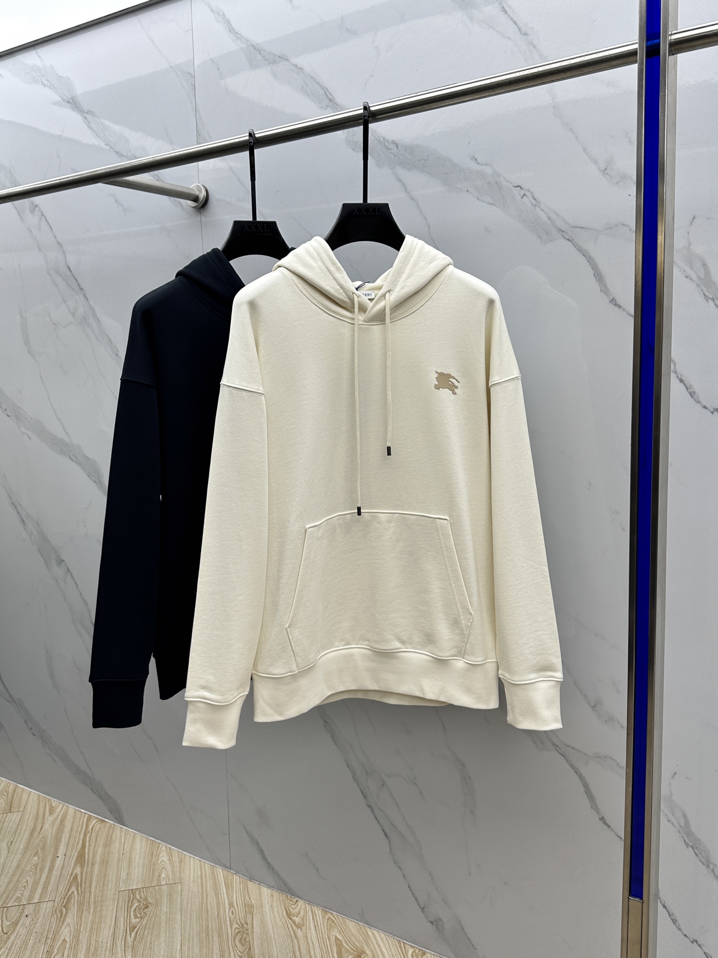 🆕Burberry巴宝莉 25ss秋冬新款宽版连帽卫衣，男女同款！独特吸引人的眼球，这一款连帽卫衣品相品