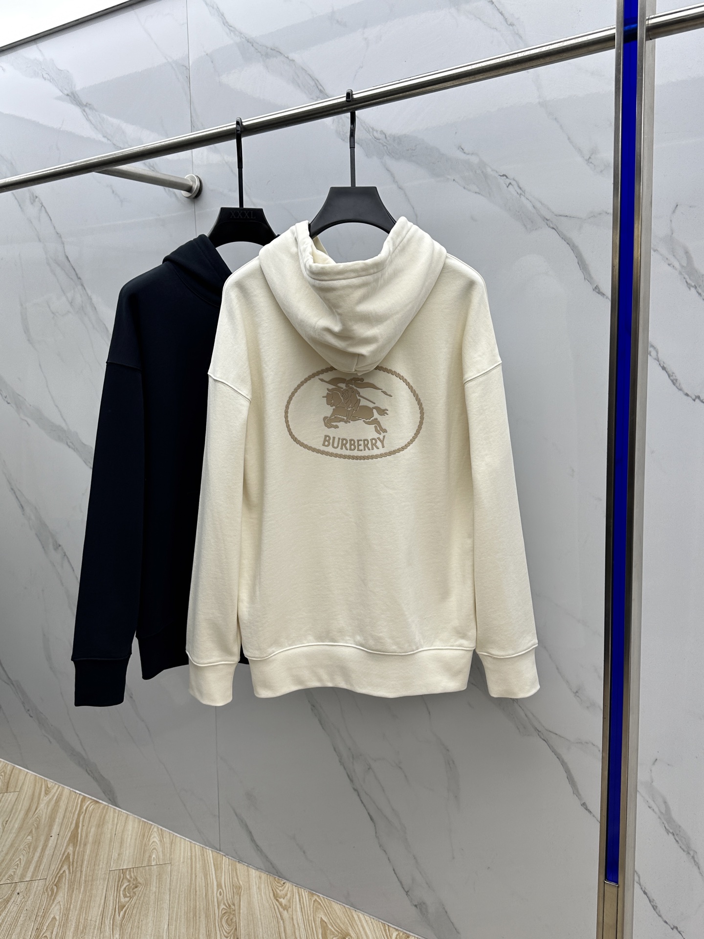 🆕Burberry巴宝莉 25ss秋冬新款宽版连帽卫衣，男女同款！独特吸引人的眼球，这一款连帽卫衣品相品