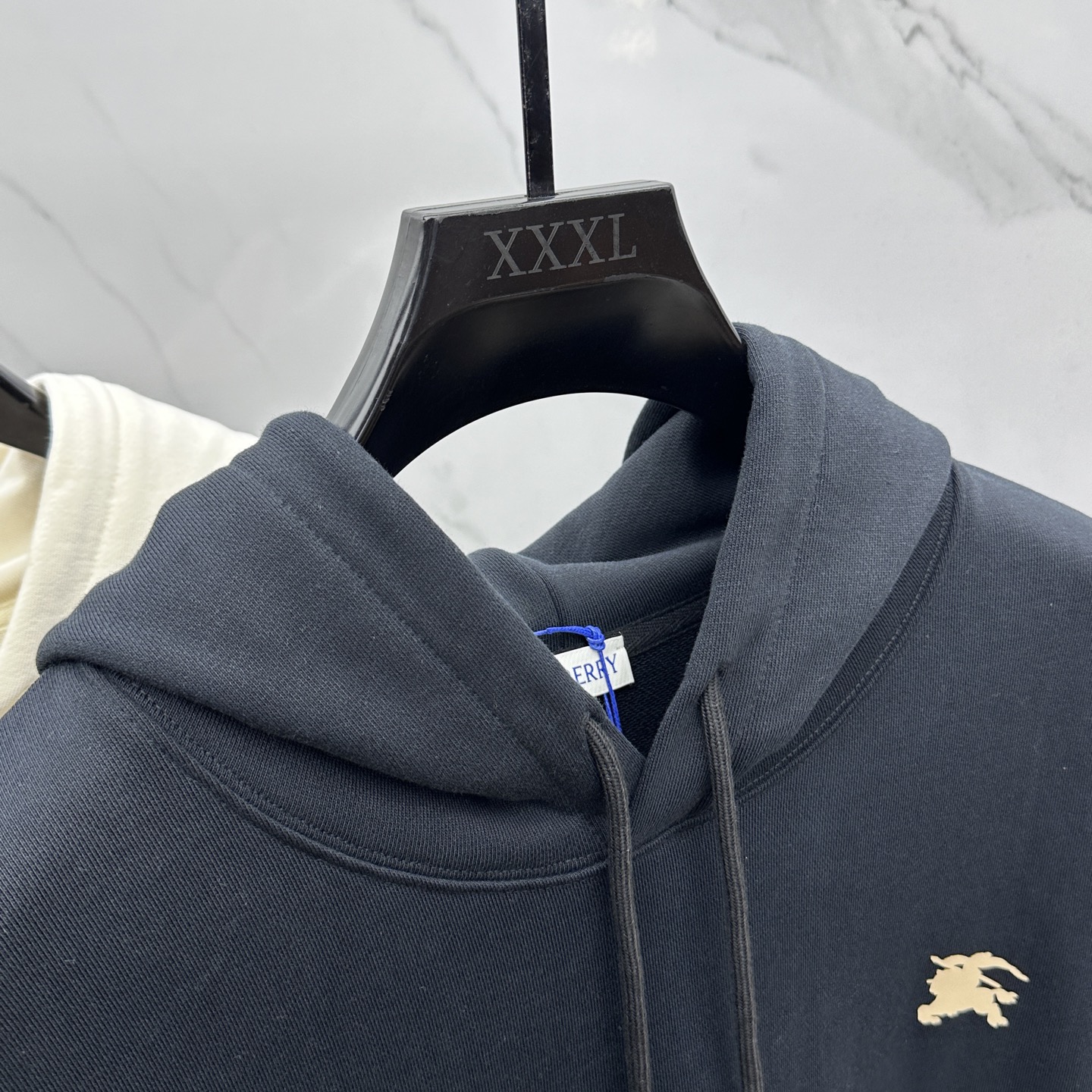 🆕Burberry巴宝莉 25ss秋冬新款宽版连帽卫衣，男女同款！独特吸引人的眼球，这一款连帽卫衣品相品