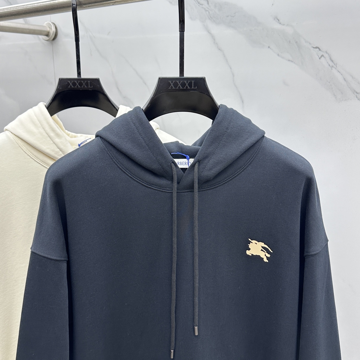🆕Burberry巴宝莉 25ss秋冬新款宽版连帽卫衣，男女同款！独特吸引人的眼球，这一款连帽卫衣品相品