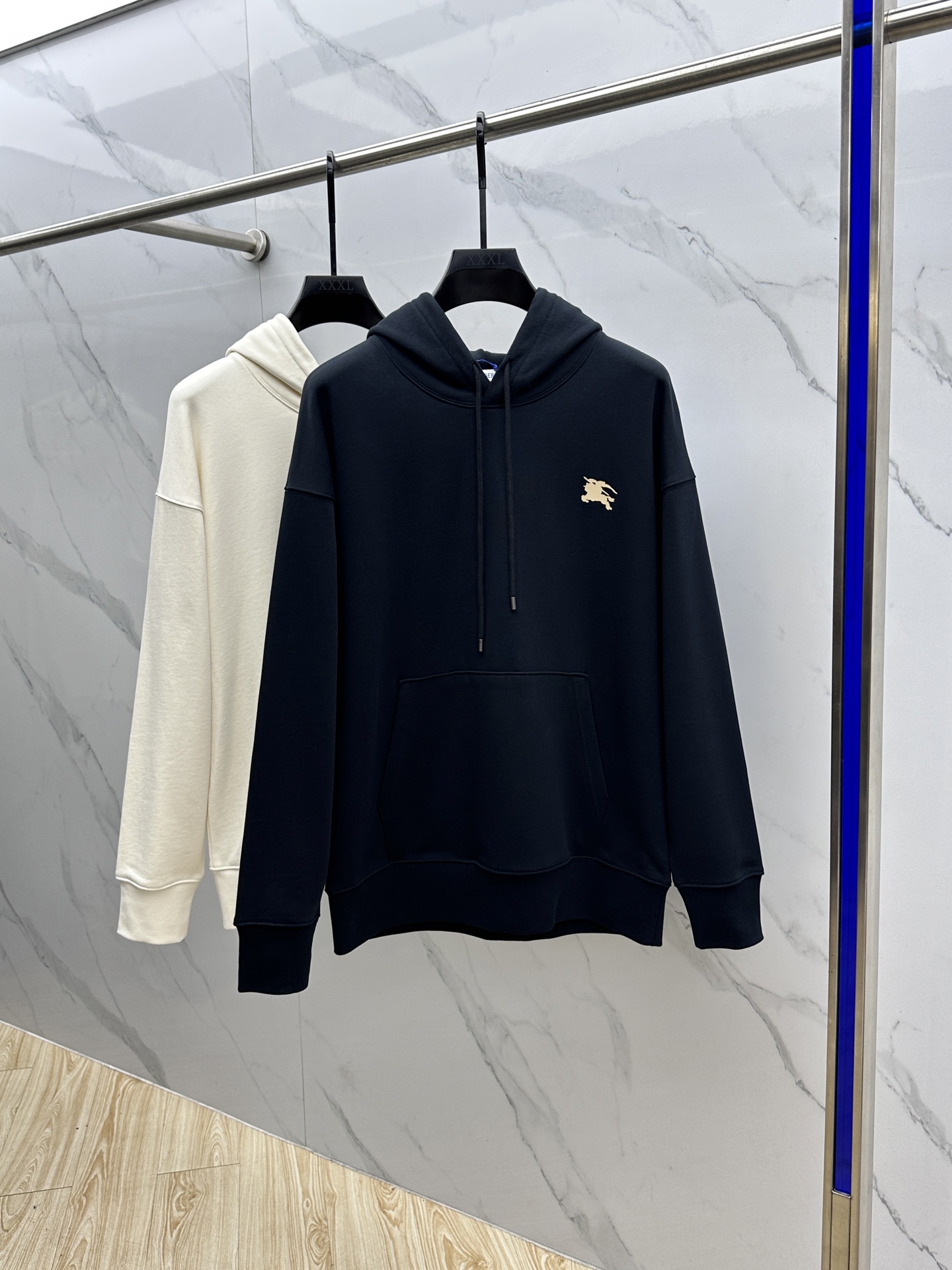 🆕Burberry巴宝莉 25ss秋冬新款宽版连帽卫衣，男女同款！独特吸引人的眼球，这一款连帽卫衣品相品