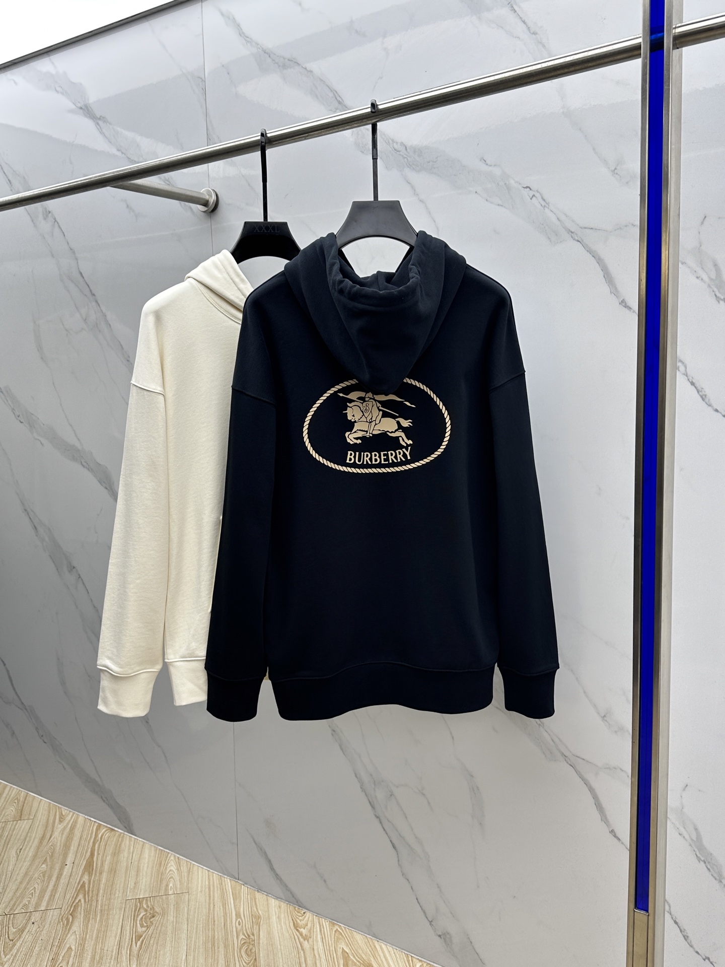🆕Burberry巴宝莉 25ss秋冬新款宽版连帽卫衣，男女同款！独特吸引人的眼球，这一款连帽卫衣品相品