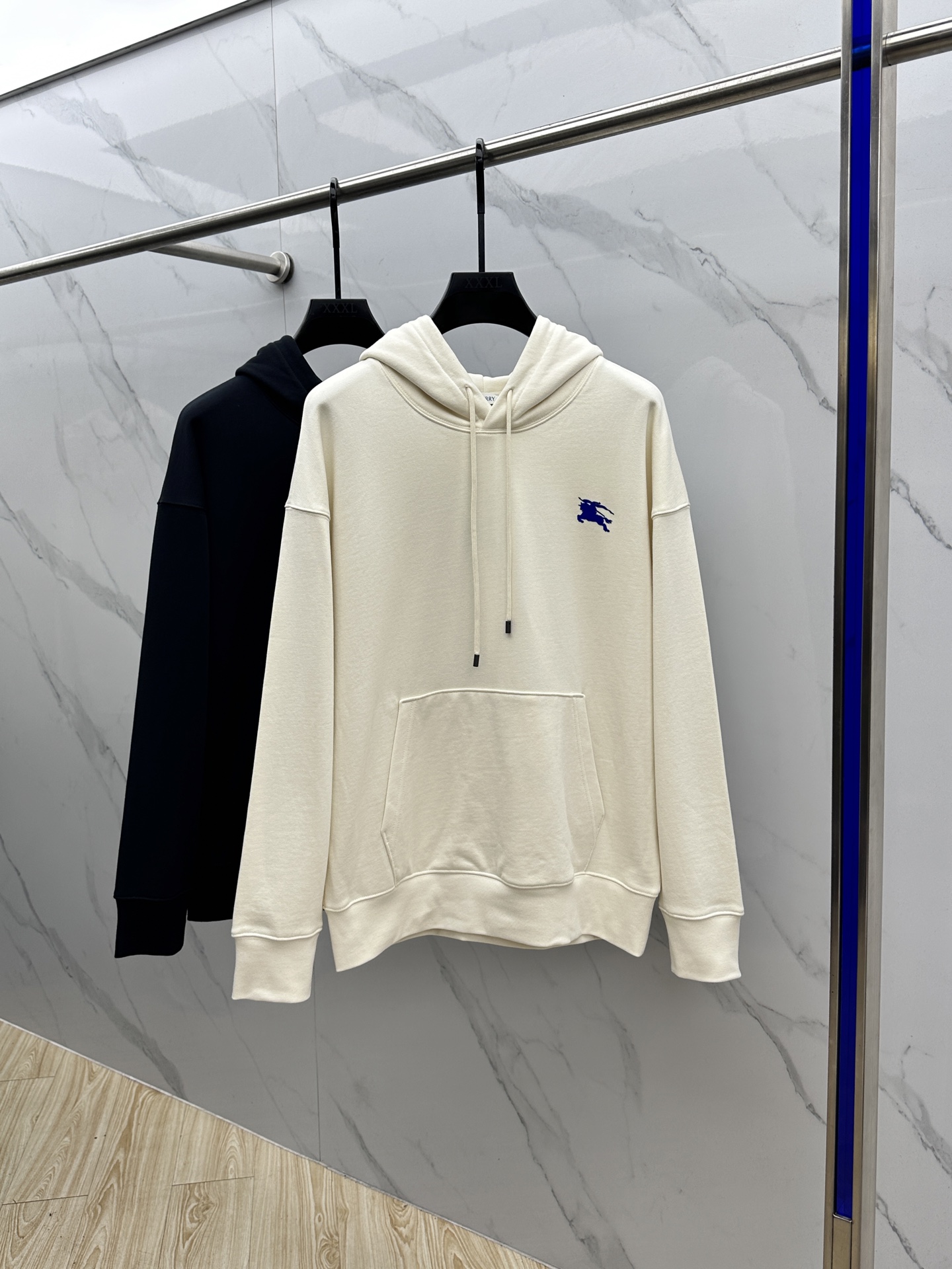 🆕Burberry巴宝莉 25ss秋冬新款宽版连帽卫衣，男女同款！独特吸引人的眼球，这一款连帽卫衣品相品