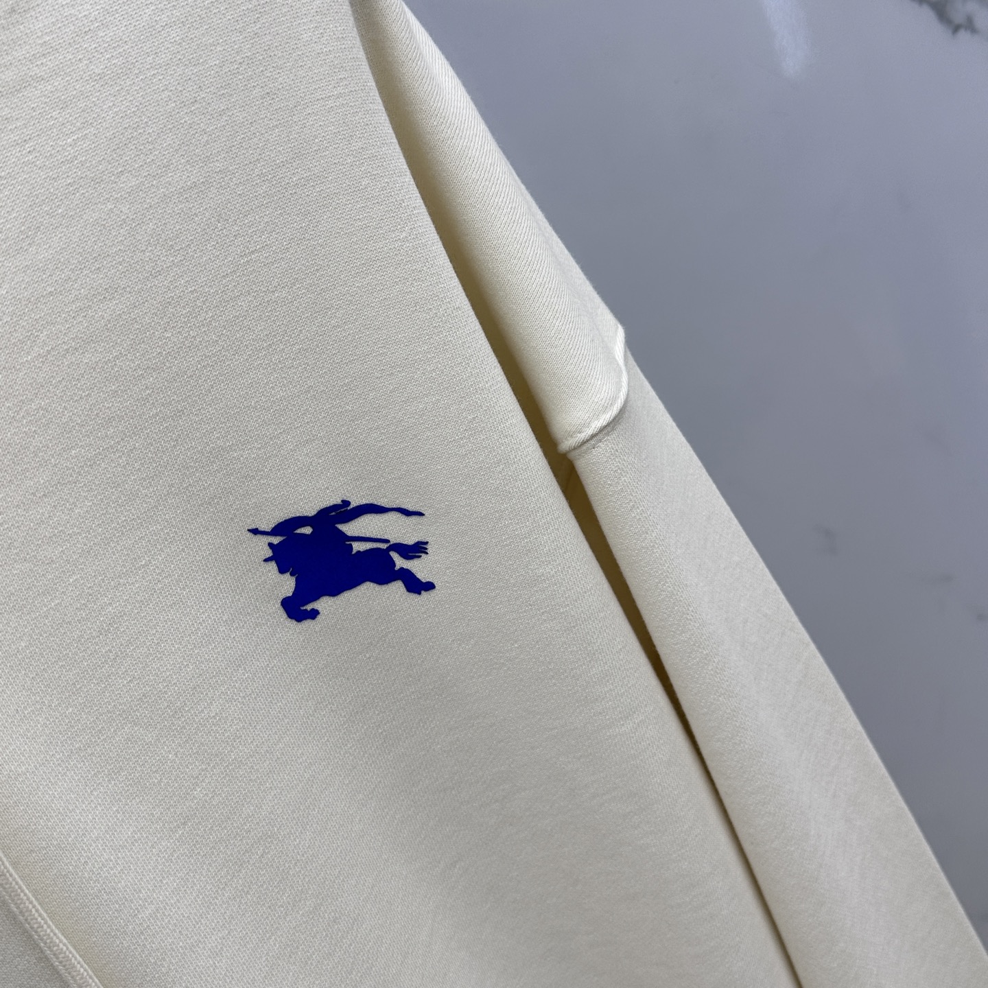 🆕Burberry巴宝莉 25ss秋冬新款宽版连帽卫衣，男女同款！独特吸引人的眼球，这一款连帽卫衣品相品