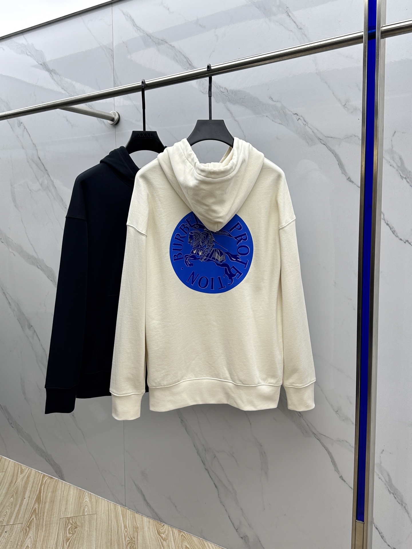 🆕Burberry巴宝莉 25ss秋冬新款宽版连帽卫衣，男女同款！独特吸引人的眼球，这一款连帽卫衣品相品