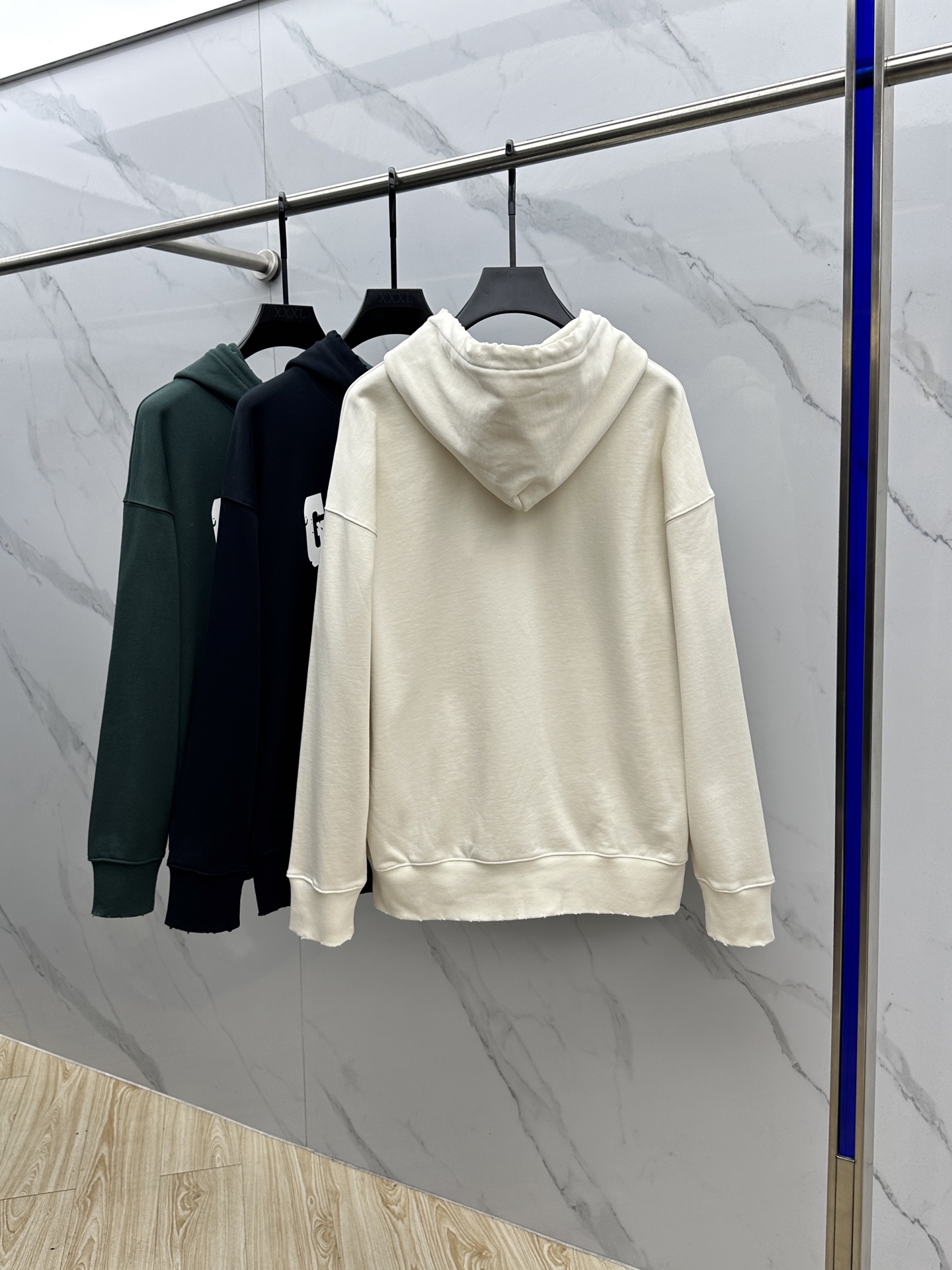 🆕Givenchy纪梵希 25ss秋冬新款宽版连帽卫衣，男女同款！独特吸引人的眼球，这一款连帽卫衣品相品