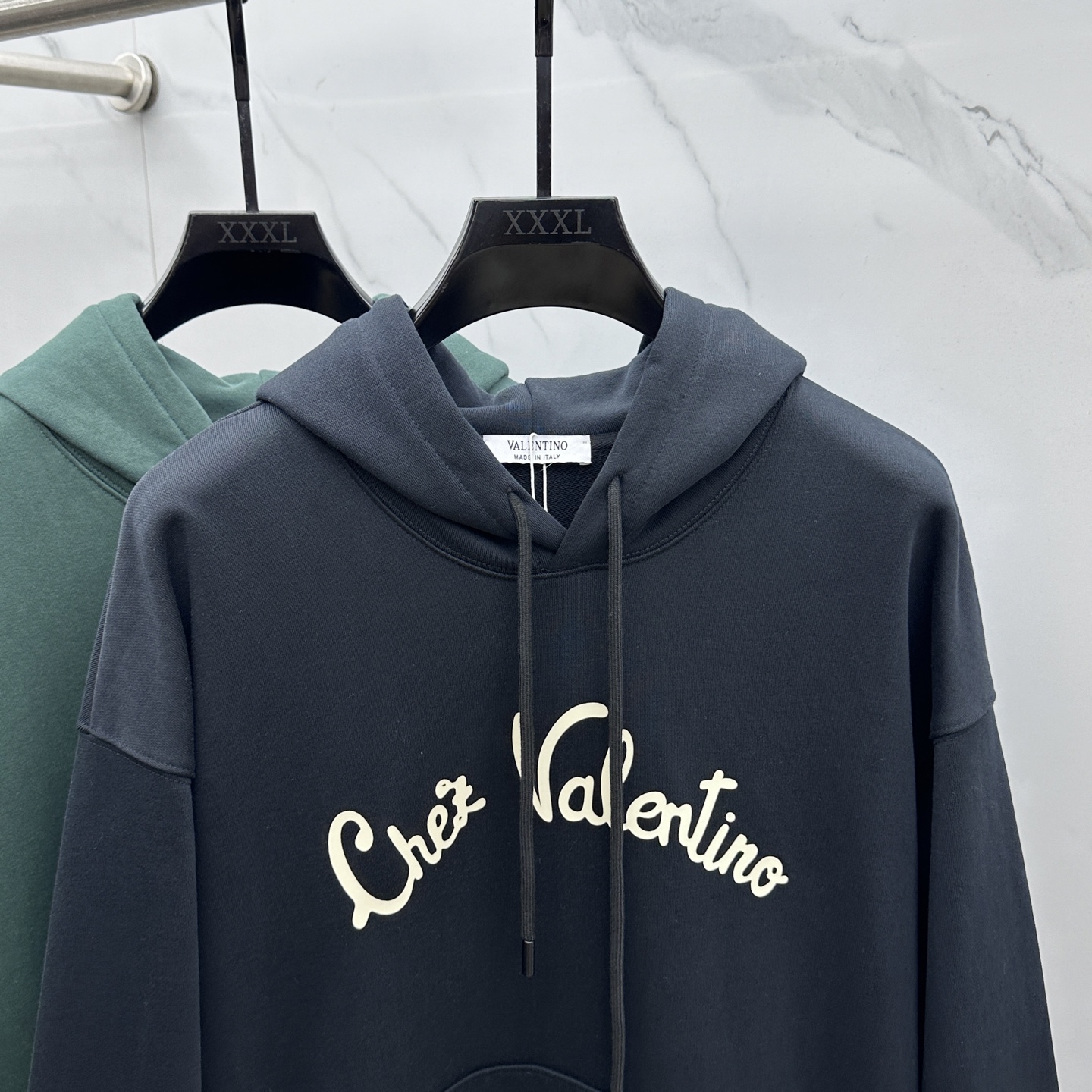 🆕Valentino华伦天奴 25ss秋冬新款宽版连帽卫衣，男女同款！独特吸引人的眼球，这一款连帽卫衣品