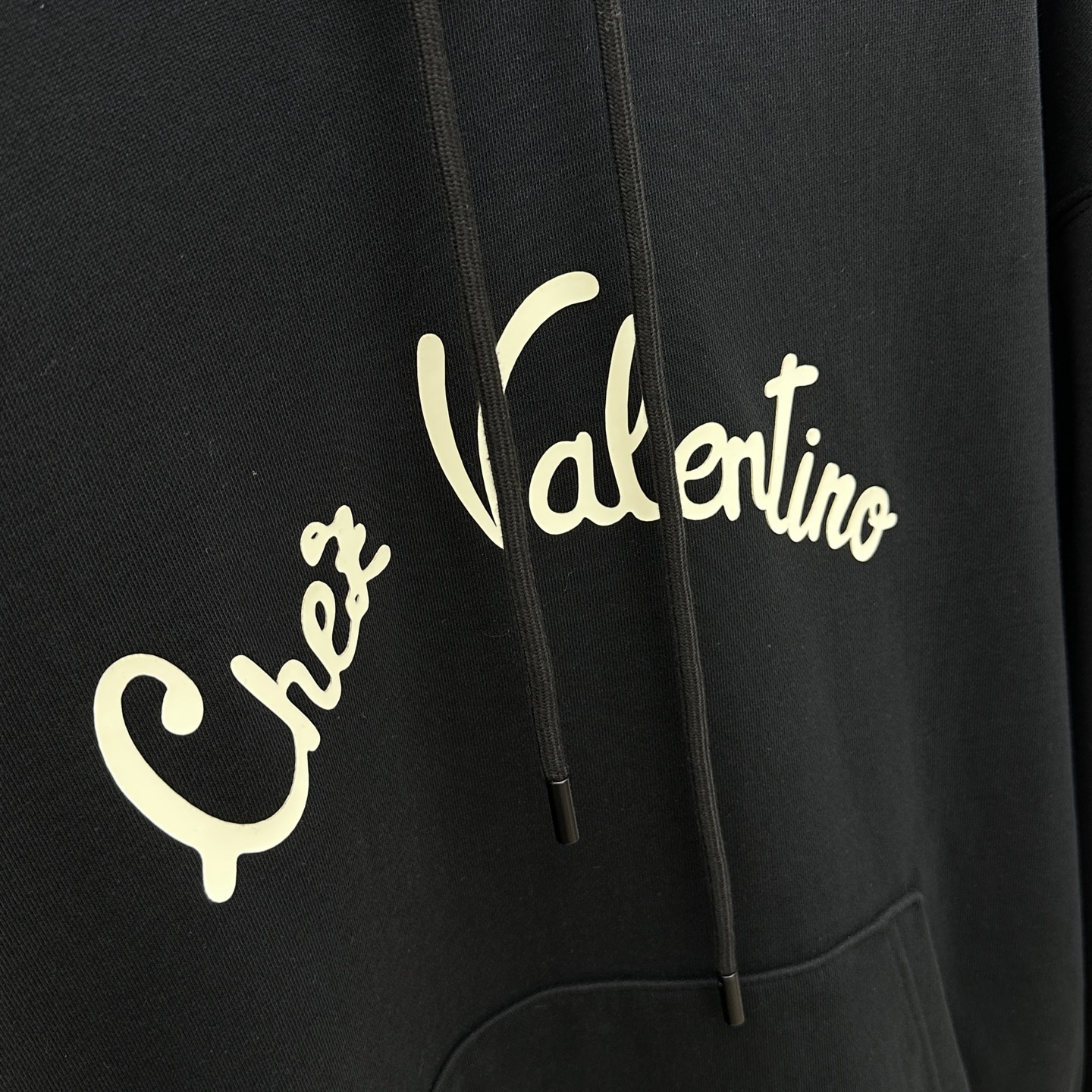 🆕Valentino华伦天奴 25ss秋冬新款宽版连帽卫衣，男女同款！独特吸引人的眼球，这一款连帽卫衣品