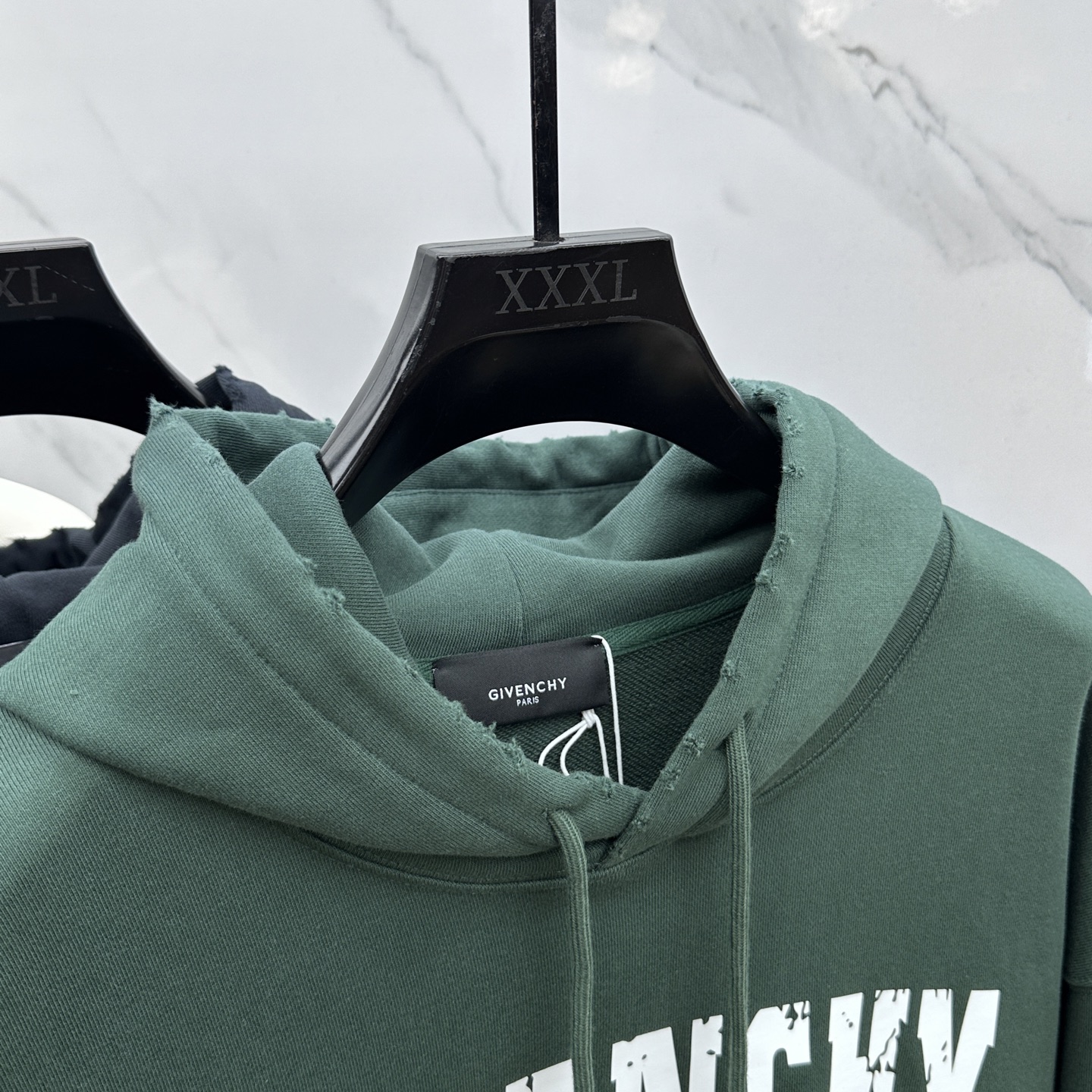 🆕Givenchy纪梵希 25ss秋冬新款宽版连帽卫衣，男女同款！独特吸引人的眼球，这一款连帽卫衣品相品