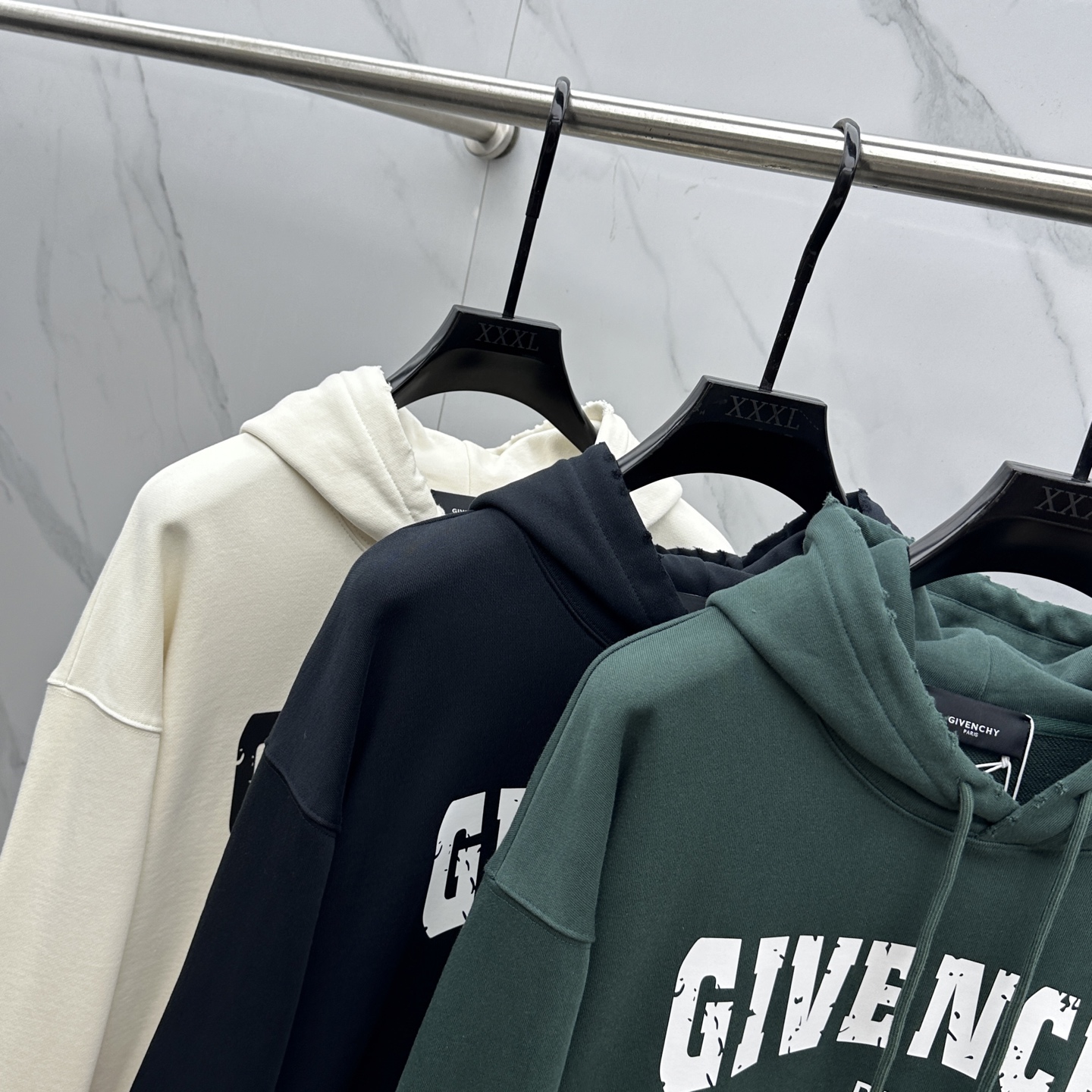 🆕Givenchy纪梵希 25ss秋冬新款宽版连帽卫衣，男女同款！独特吸引人的眼球，这一款连帽卫衣品相品