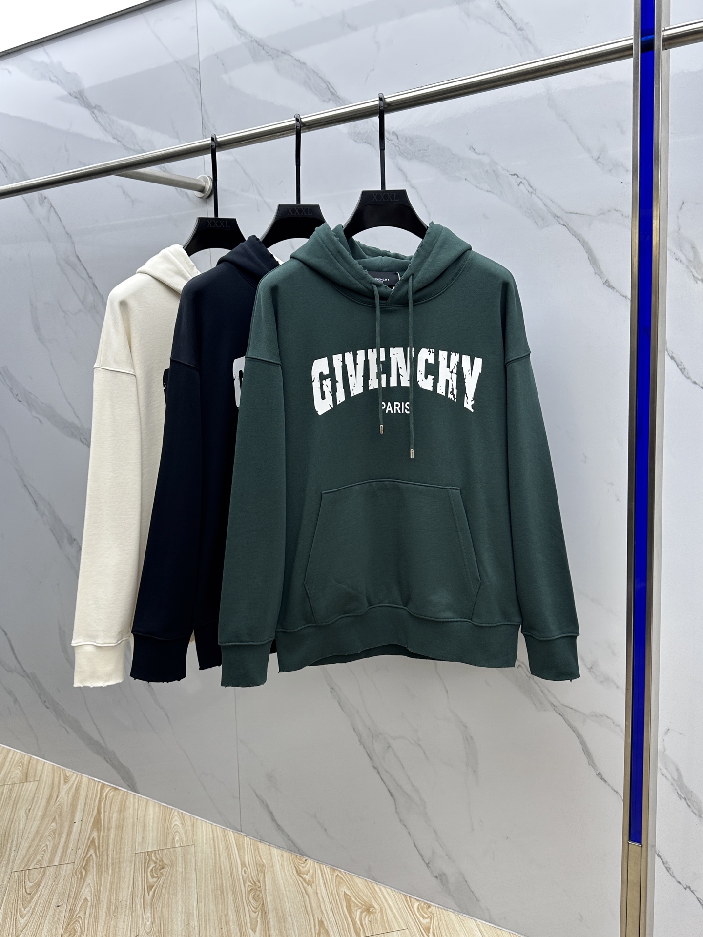 🆕Givenchy纪梵希 25ss秋冬新款宽版连帽卫衣，男女同款！独特吸引人的眼球，这一款连帽卫衣品相品