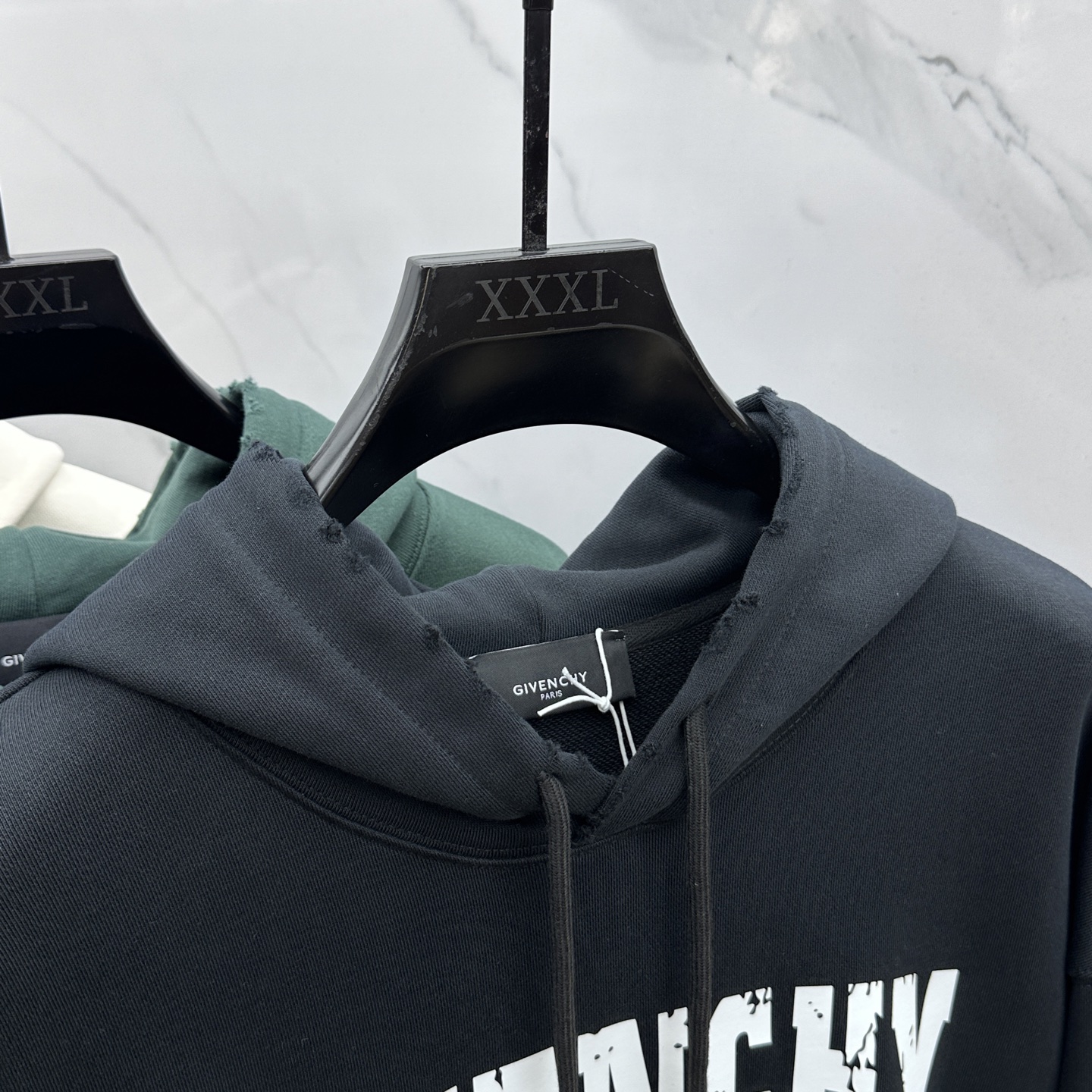 🆕Givenchy纪梵希 25ss秋冬新款宽版连帽卫衣，男女同款！独特吸引人的眼球，这一款连帽卫衣品相品