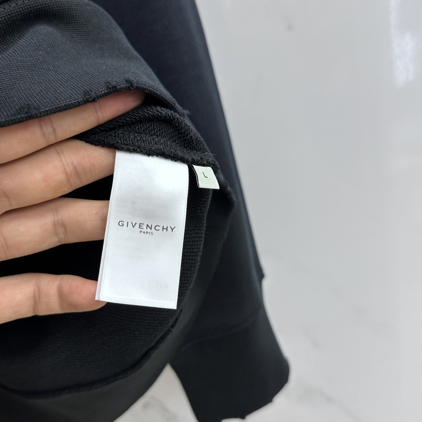 🆕Givenchy纪梵希 25ss秋冬新款宽版连帽卫衣，男女同款！独特吸引人的眼球，这一款连帽卫衣品相品