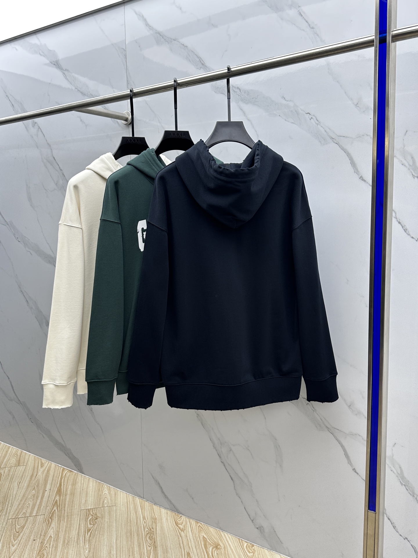 🆕Givenchy纪梵希 25ss秋冬新款宽版连帽卫衣，男女同款！独特吸引人的眼球，这一款连帽卫衣品相品