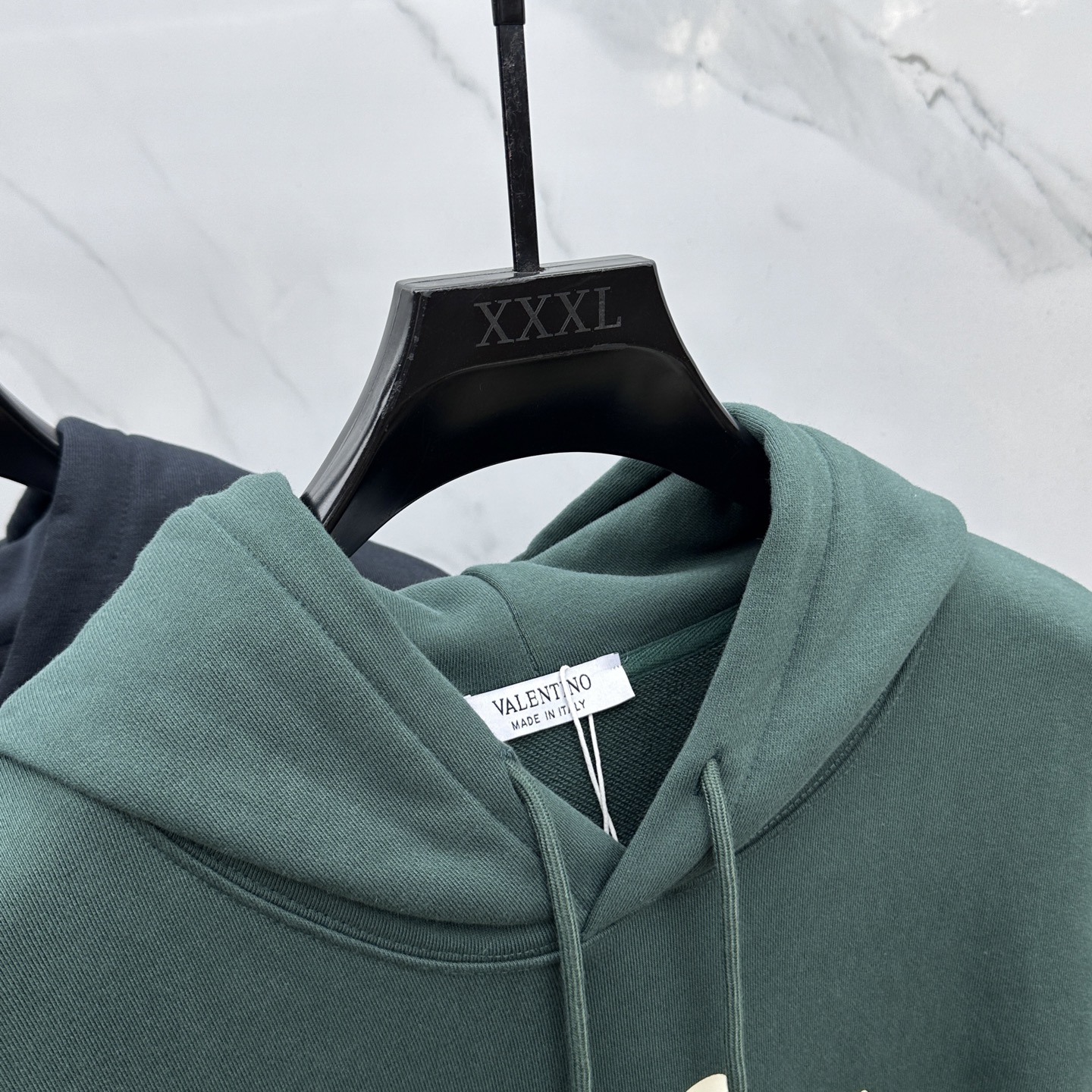 🆕Valentino华伦天奴 25ss秋冬新款宽版连帽卫衣，男女同款！独特吸引人的眼球，这一款连帽卫衣品
