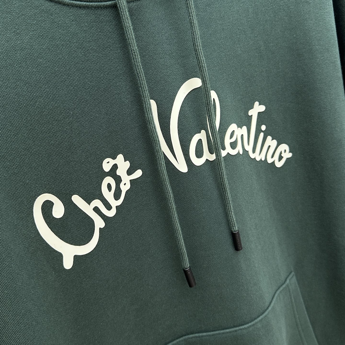 🆕Valentino华伦天奴 25ss秋冬新款宽版连帽卫衣，男女同款！独特吸引人的眼球，这一款连帽卫衣品