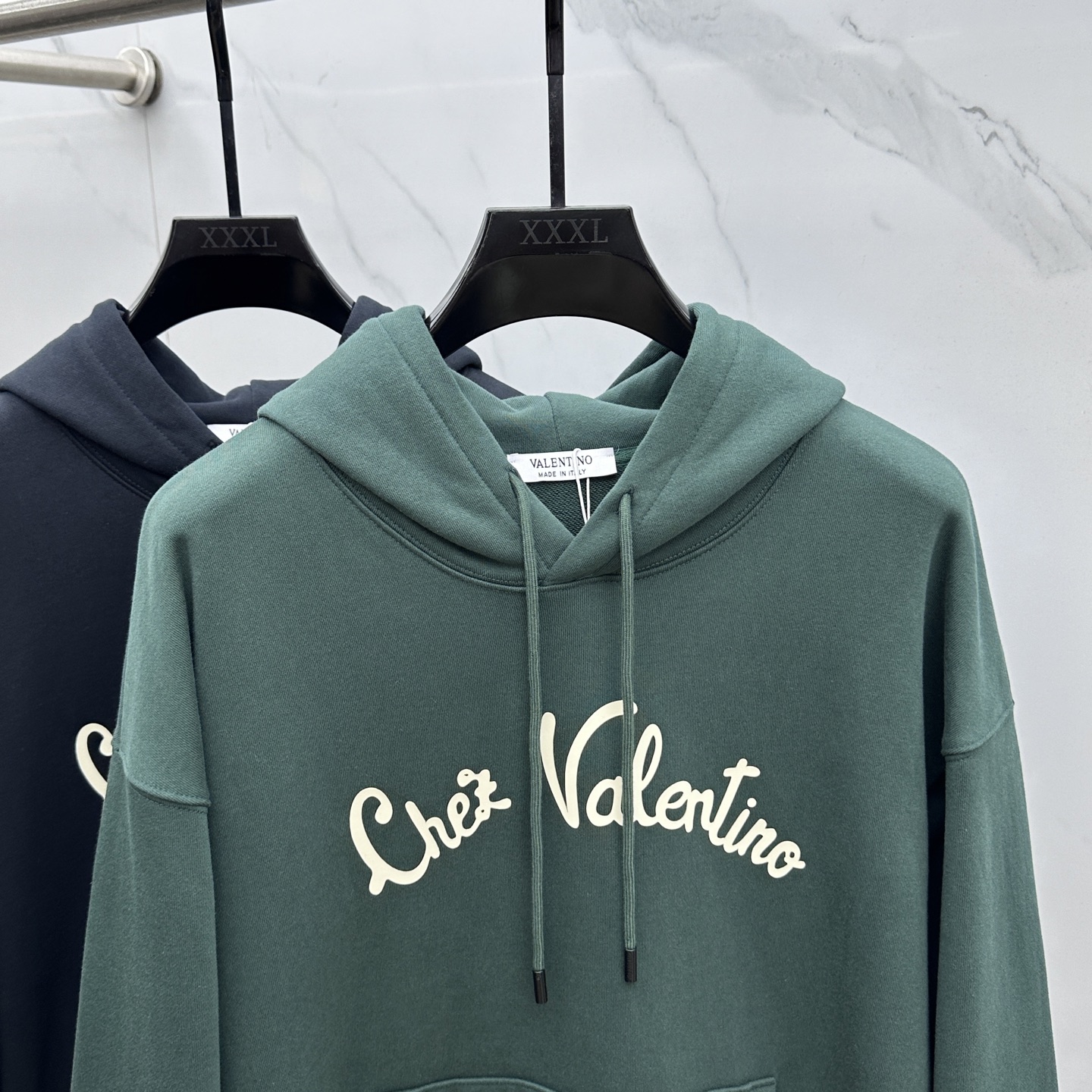 🆕Valentino华伦天奴 25ss秋冬新款宽版连帽卫衣，男女同款！独特吸引人的眼球，这一款连帽卫衣品