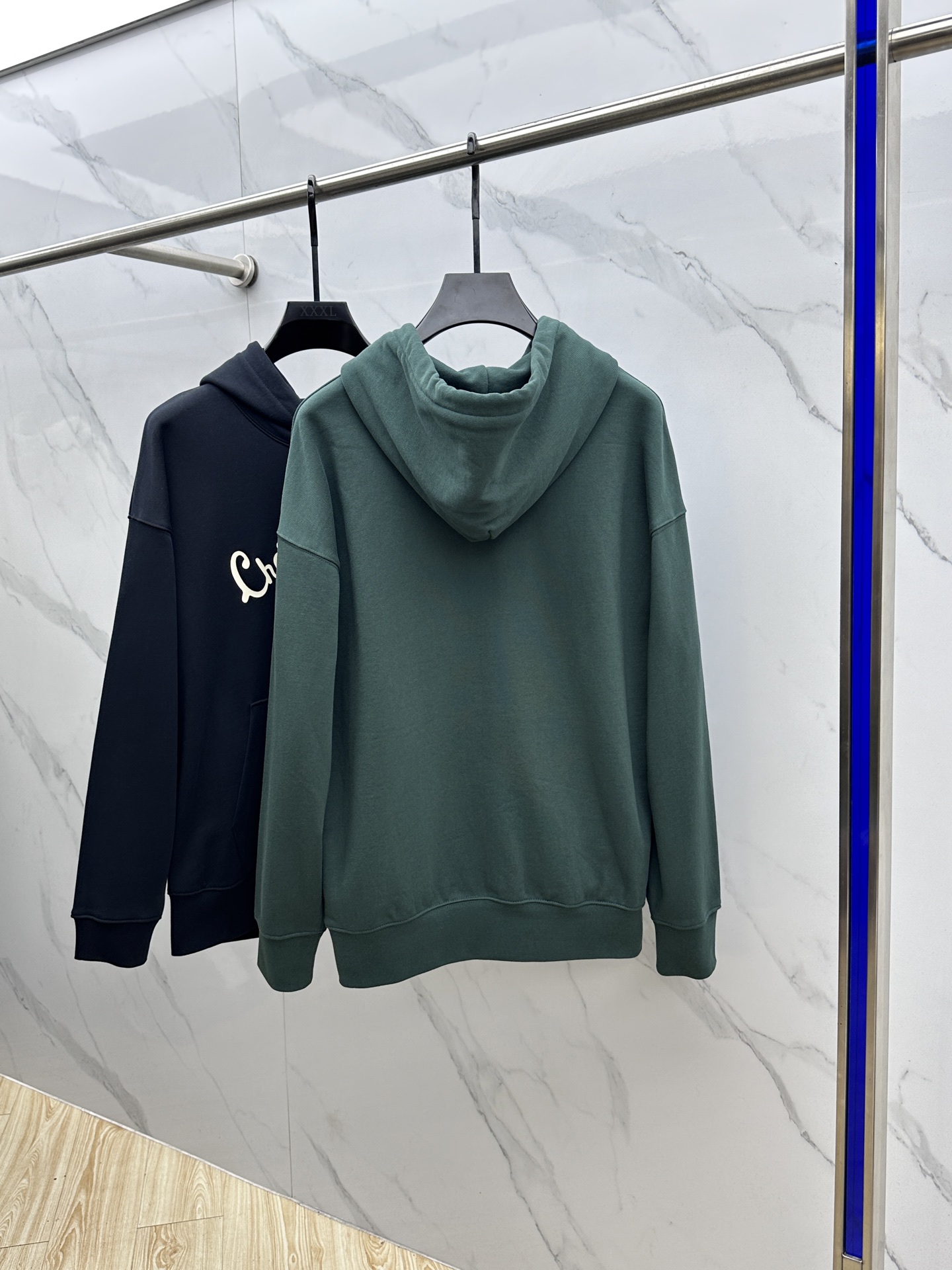 🆕Valentino华伦天奴 25ss秋冬新款宽版连帽卫衣，男女同款！独特吸引人的眼球，这一款连帽卫衣品