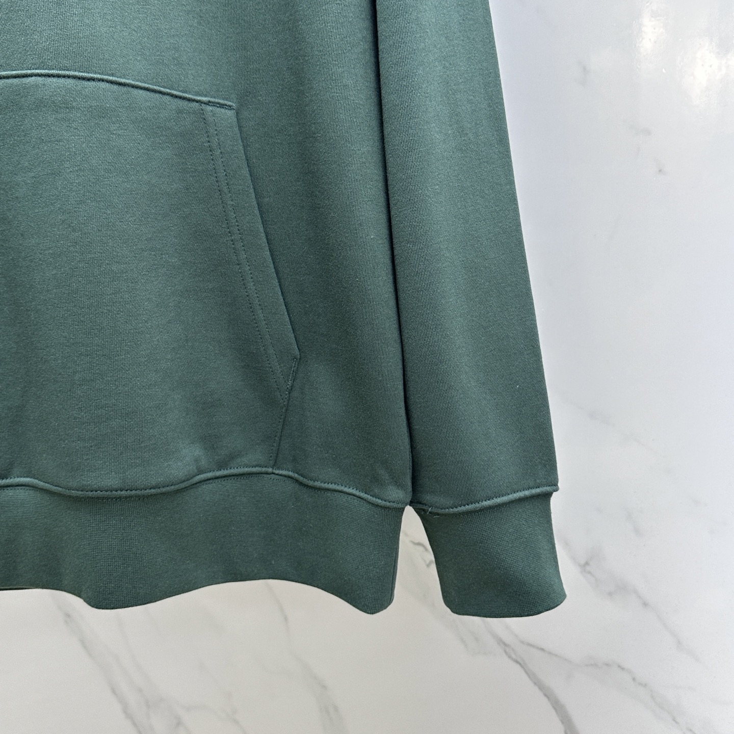 🆕Valentino华伦天奴 25ss秋冬新款宽版连帽卫衣，男女同款！独特吸引人的眼球，这一款连帽卫衣品