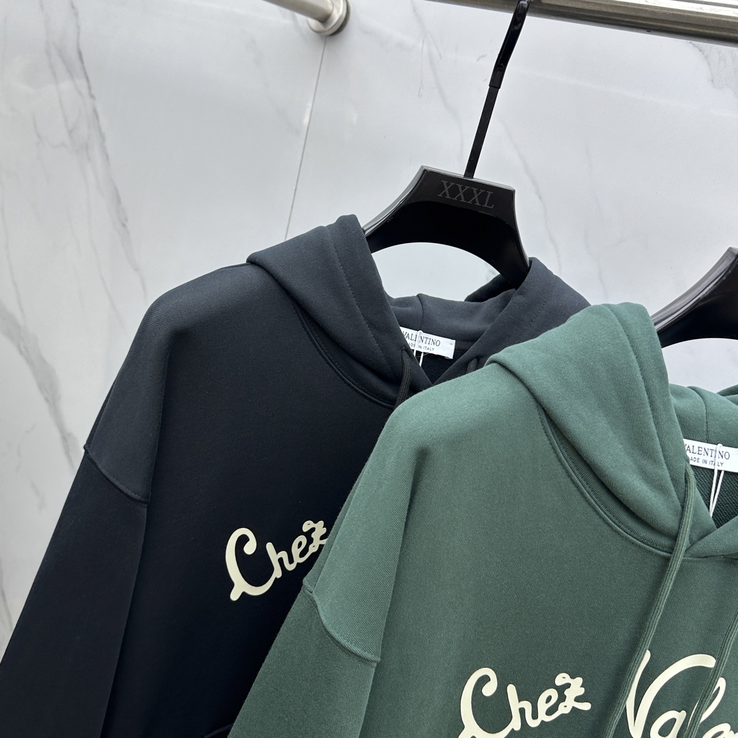 🆕Valentino华伦天奴 25ss秋冬新款宽版连帽卫衣，男女同款！独特吸引人的眼球，这一款连帽卫衣品