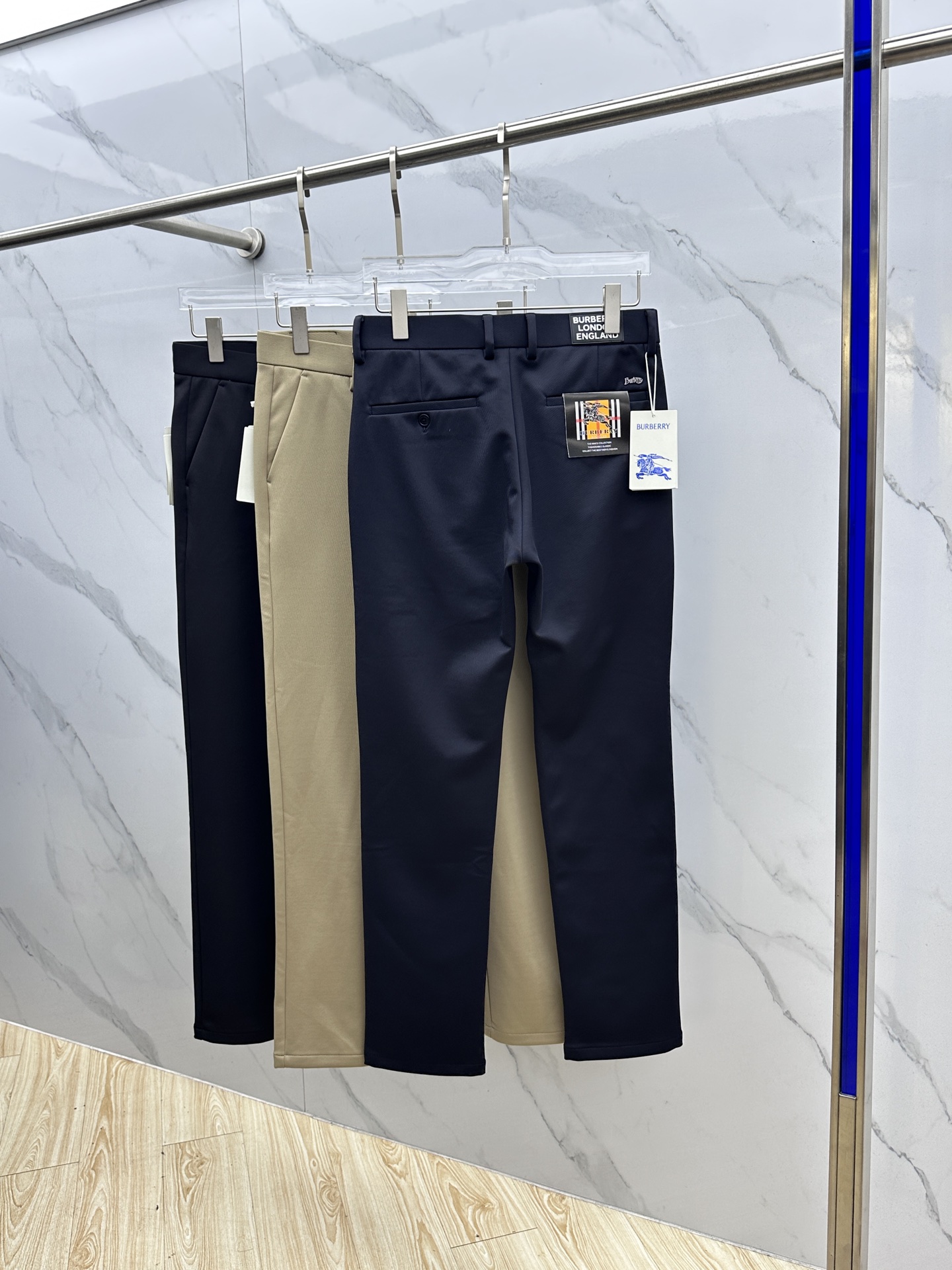 🆕Burberry巴宝莉 2025早秋新品休闲西裤，官网同步发售，裤身工艺设计，进口客供辅料、面料定制，