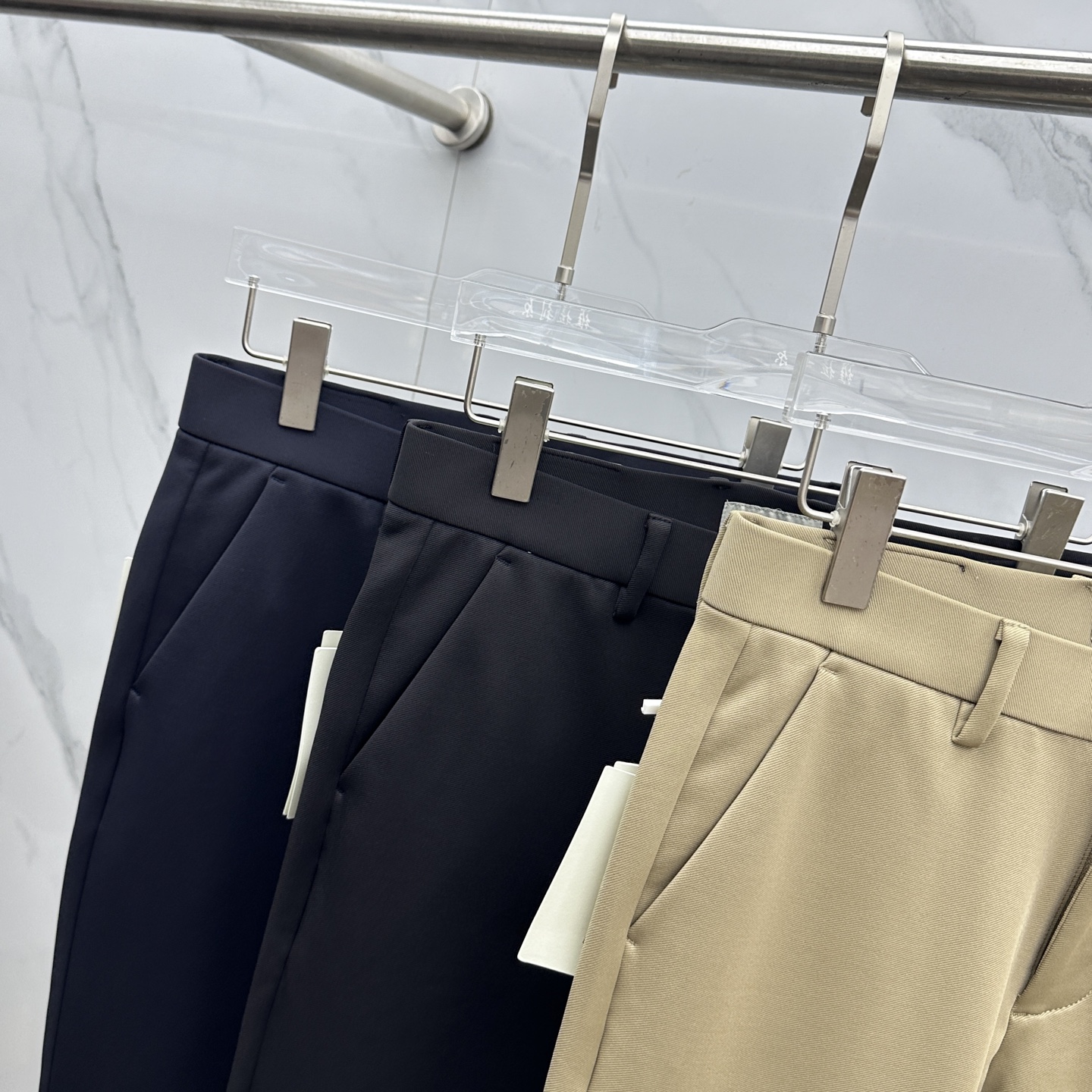 🆕Burberry巴宝莉 2025早秋新品休闲西裤，官网同步发售，裤身工艺设计，进口客供辅料、面料定制，