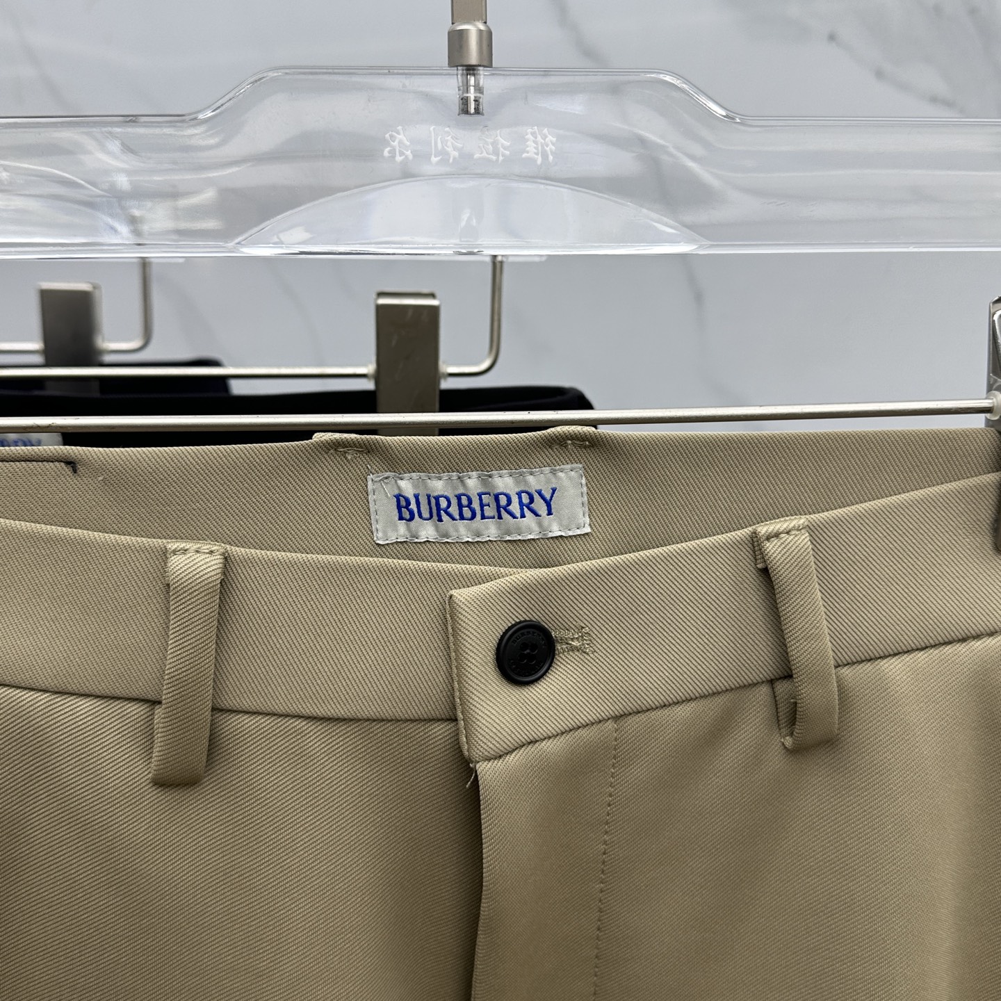 🆕Burberry巴宝莉 2025早秋新品休闲西裤，官网同步发售，裤身工艺设计，进口客供辅料、面料定制，