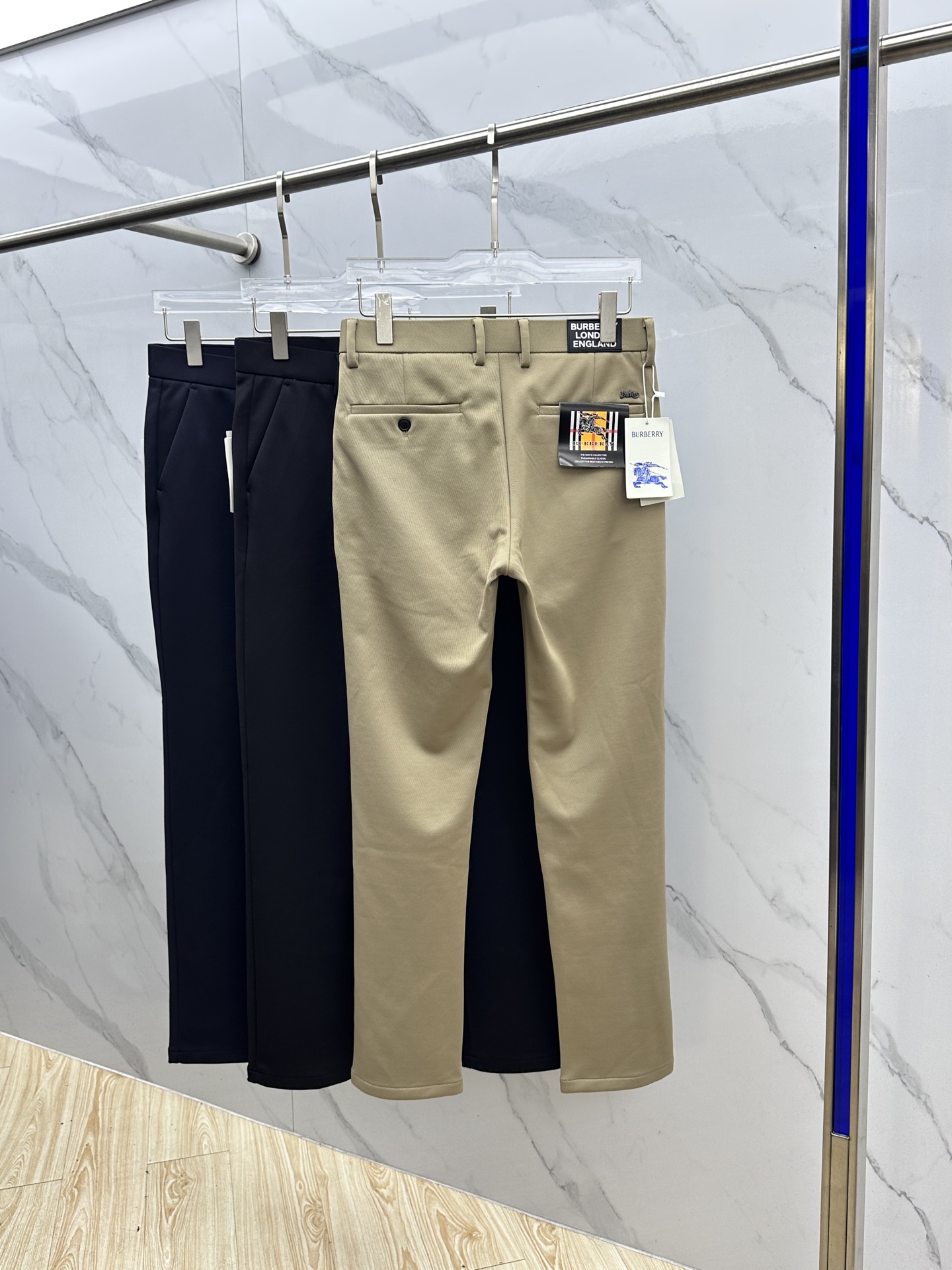 🆕Burberry巴宝莉 2025早秋新品休闲西裤，官网同步发售，裤身工艺设计，进口客供辅料、面料定制，