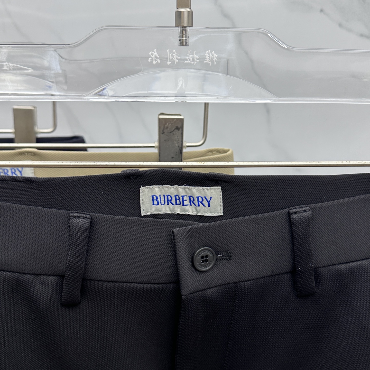 🆕Burberry巴宝莉 2025早秋新品休闲西裤，官网同步发售，裤身工艺设计，进口客供辅料、面料定制，