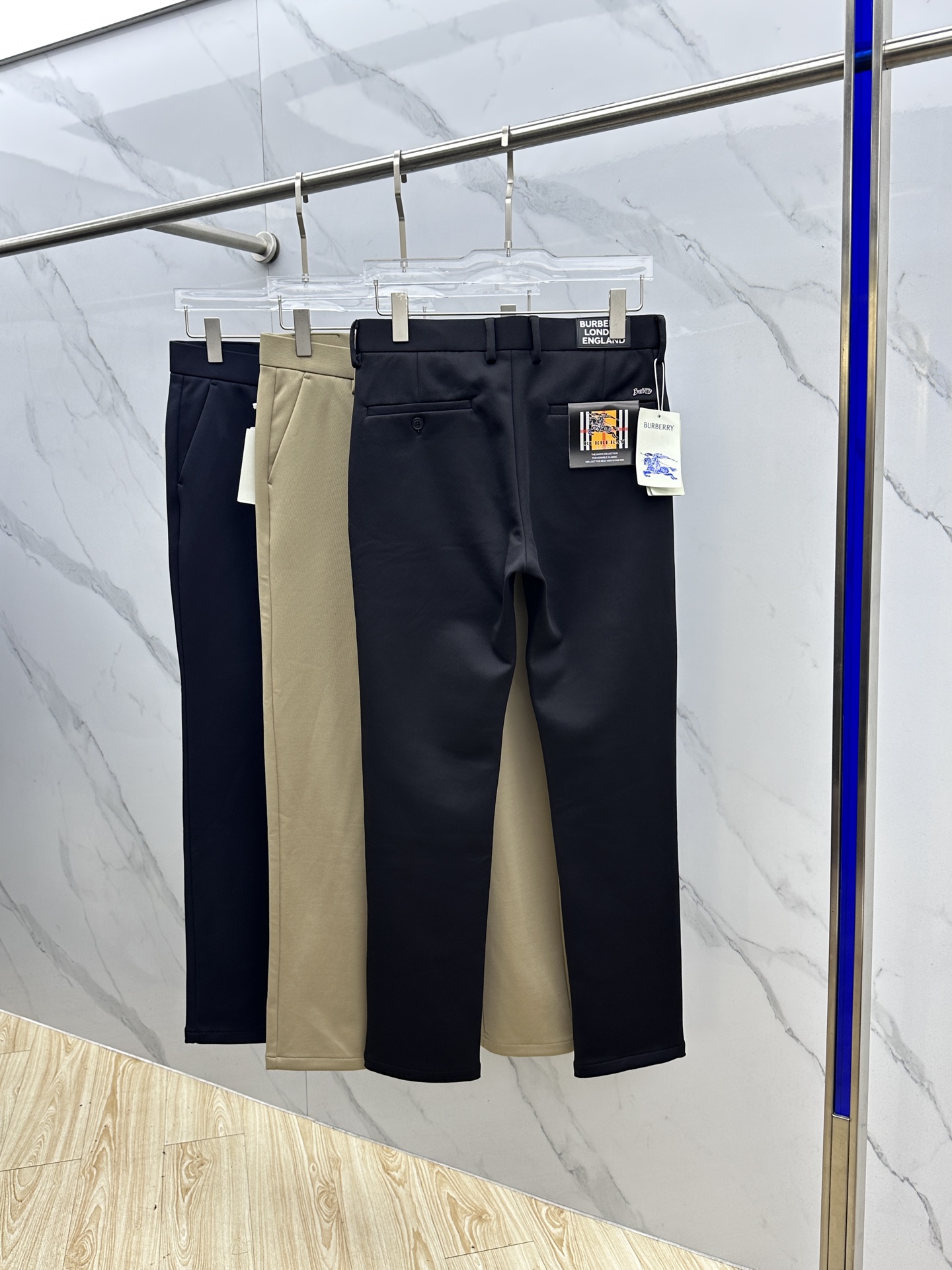 🆕Burberry巴宝莉 2025早秋新品休闲西裤，官网同步发售，裤身工艺设计，进口客供辅料、面料定制，