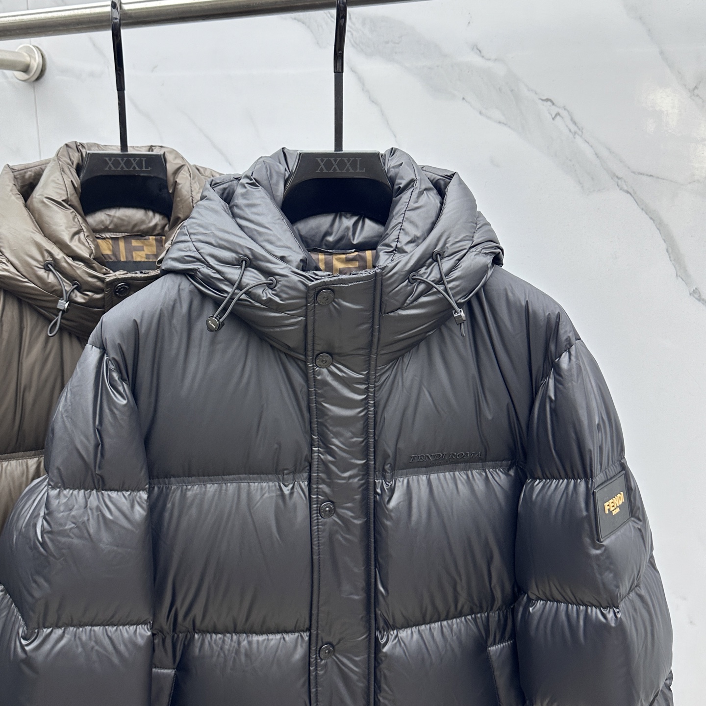 。 🆕Fendi芬迪 羽绒服 2025最新款时尚款羽绒连帽外套.（连帽不可拆卸）处处细节显工艺足够的高级