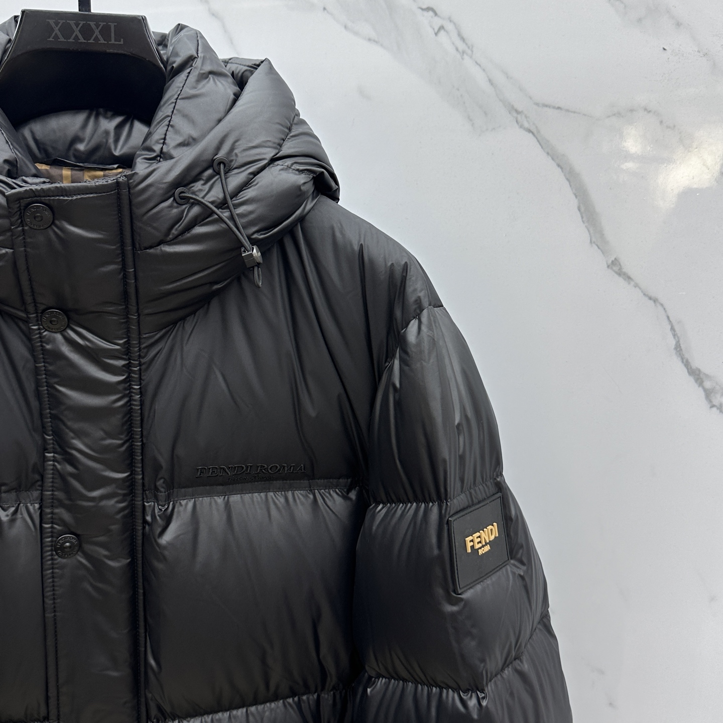 。 🆕Fendi芬迪 羽绒服 2025最新款时尚款羽绒连帽外套.（连帽不可拆卸）处处细节显工艺足够的高级