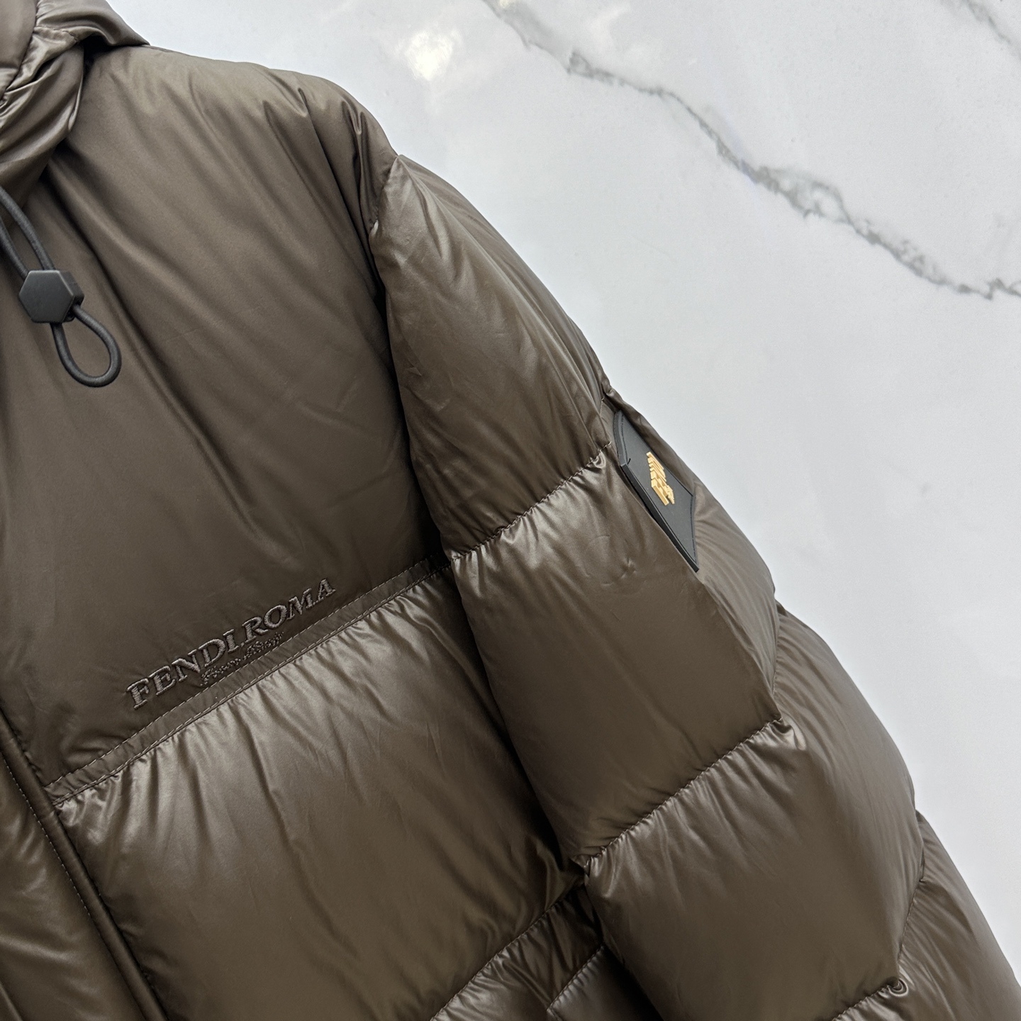 。🆕Fendi芬迪 羽绒服 2025最新款时尚款羽绒连帽外套.（连帽不可拆卸）处处细节显工艺足够的高级 