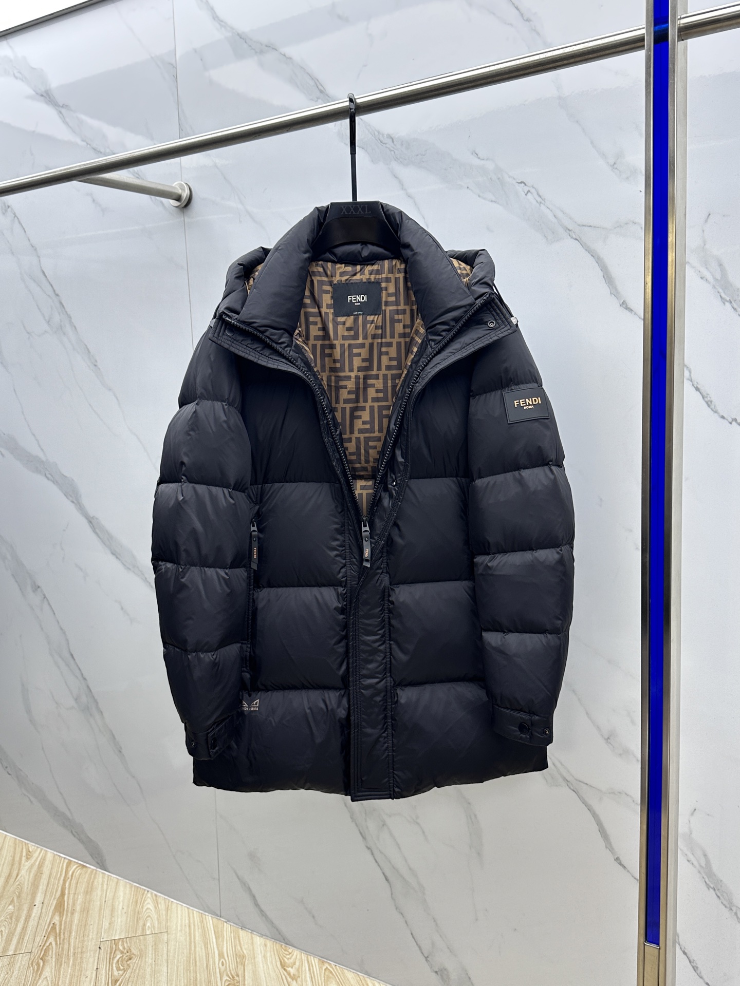 。🆕Fendi芬迪 羽绒服 2025最新款时尚款羽绒连帽中长款外套.（连帽不可拆卸）处处细节显工艺足够的
