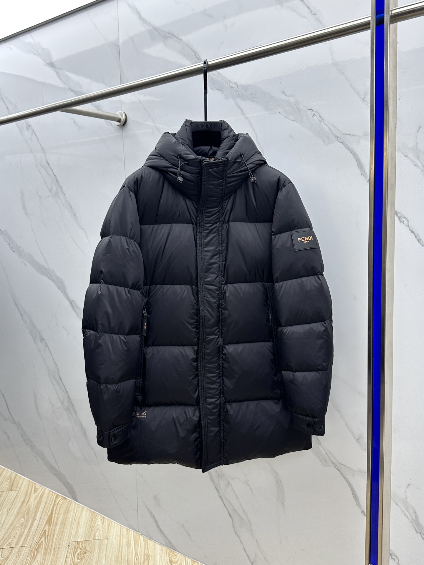 。🆕Fendi芬迪 羽绒服 2025最新款时尚款羽绒连帽中长款外套.（连帽不可拆卸）处处细节显工艺足够的
