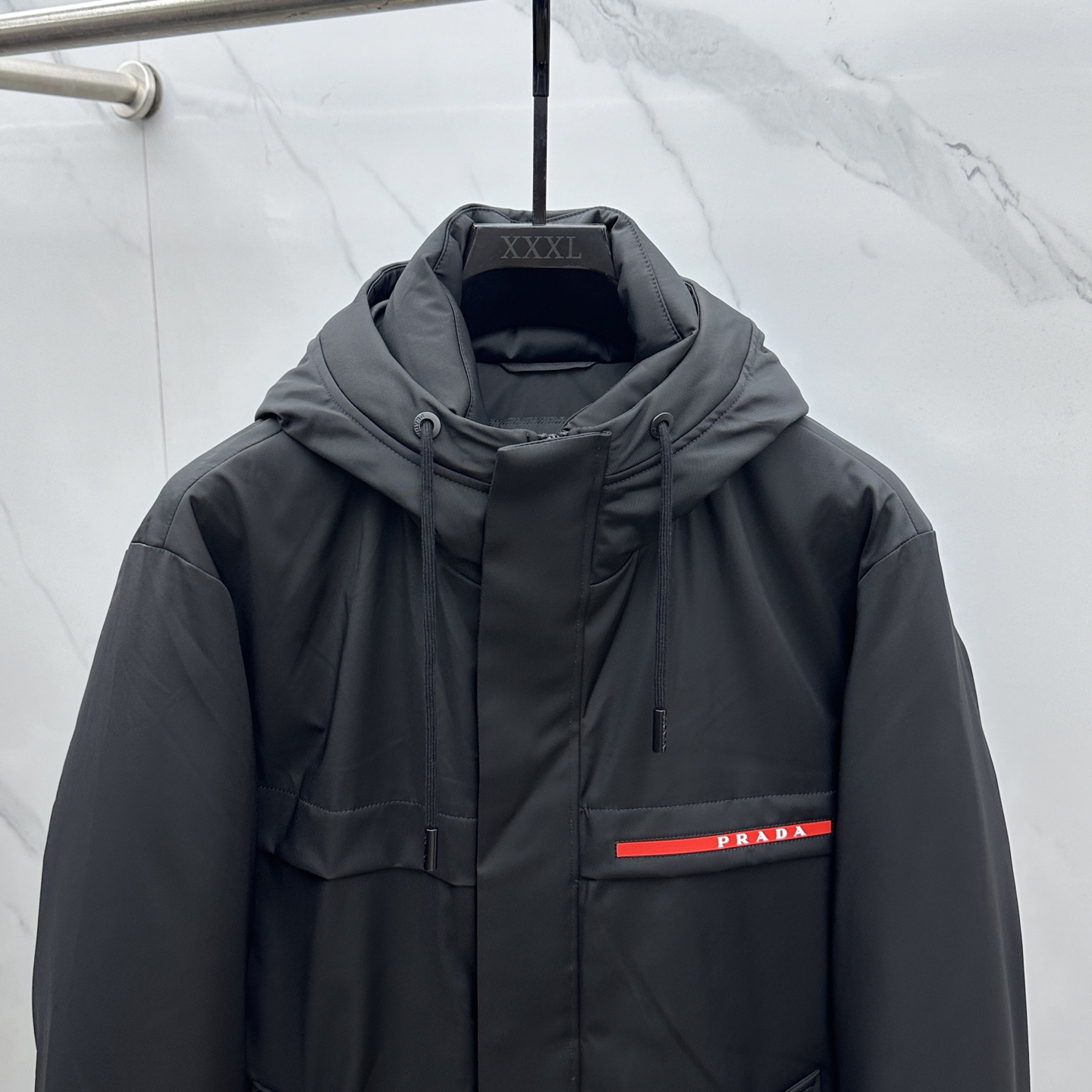 。 🆕Prada普拉达 羽绒服 2025最新款时尚款羽绒连帽中长款外套.（连帽不可拆卸）处处细节显工艺足