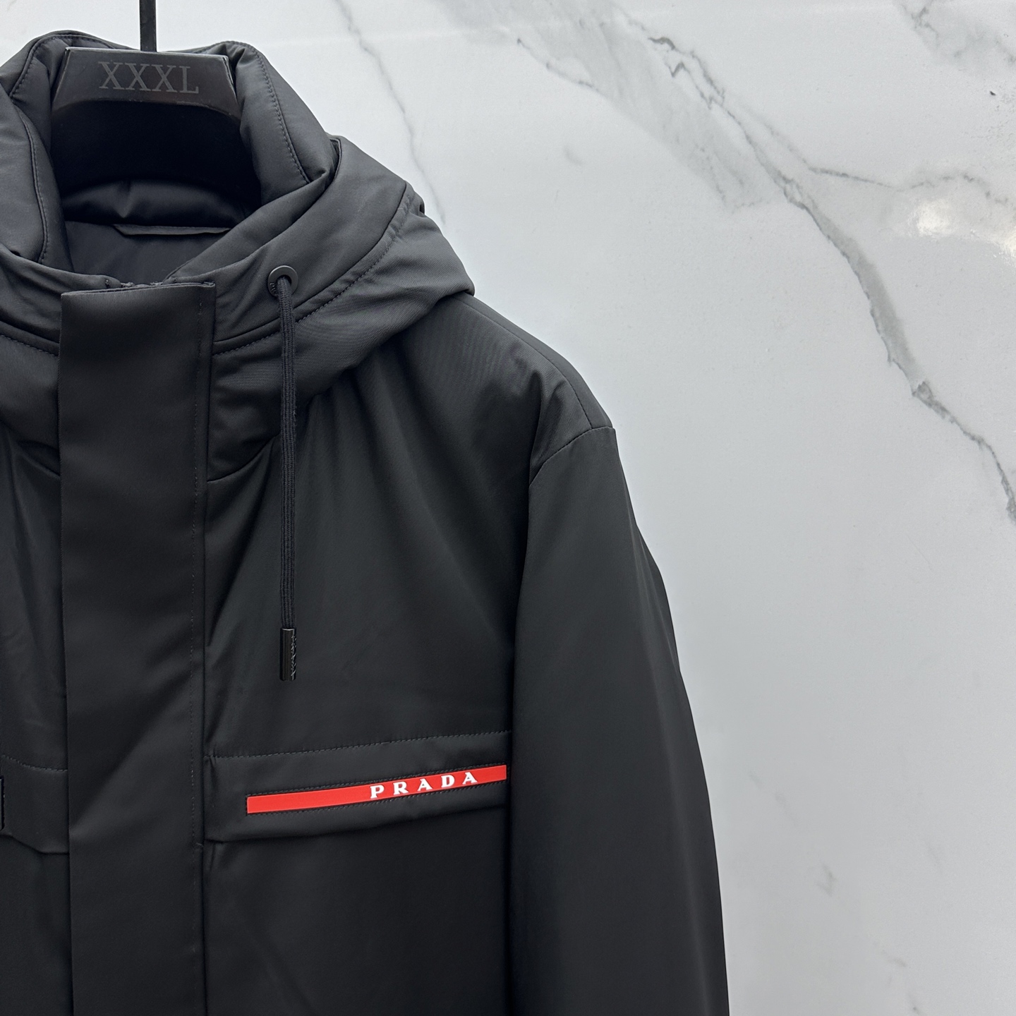 。 🆕Prada普拉达 羽绒服 2025最新款时尚款羽绒连帽中长款外套.（连帽不可拆卸）处处细节显工艺足