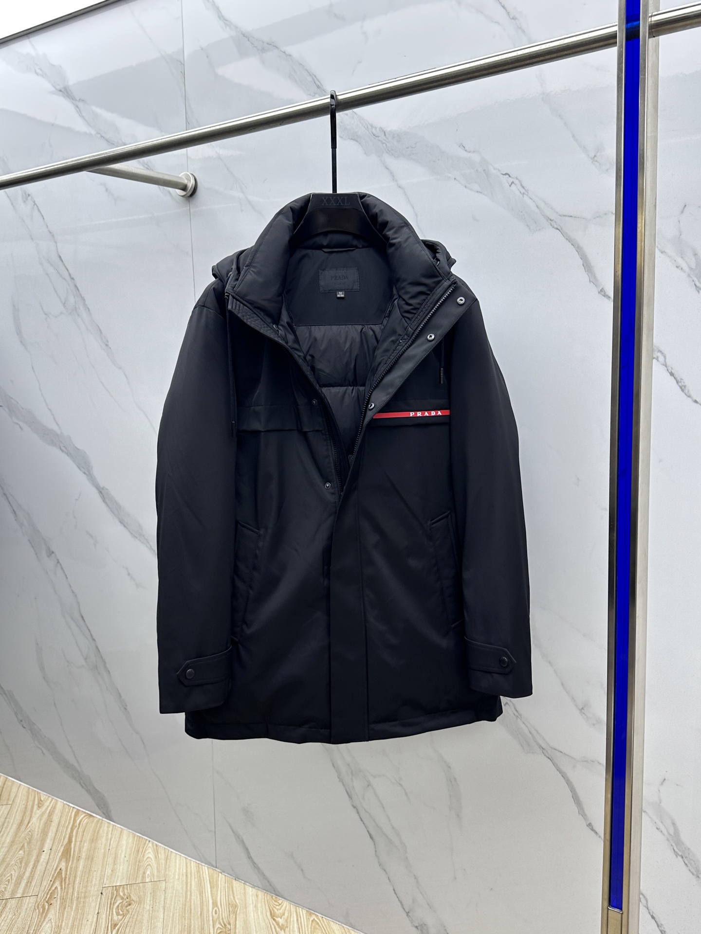。 🆕Prada普拉达 羽绒服 2025最新款时尚款羽绒连帽中长款外套.（连帽不可拆卸）处处细节显工艺足