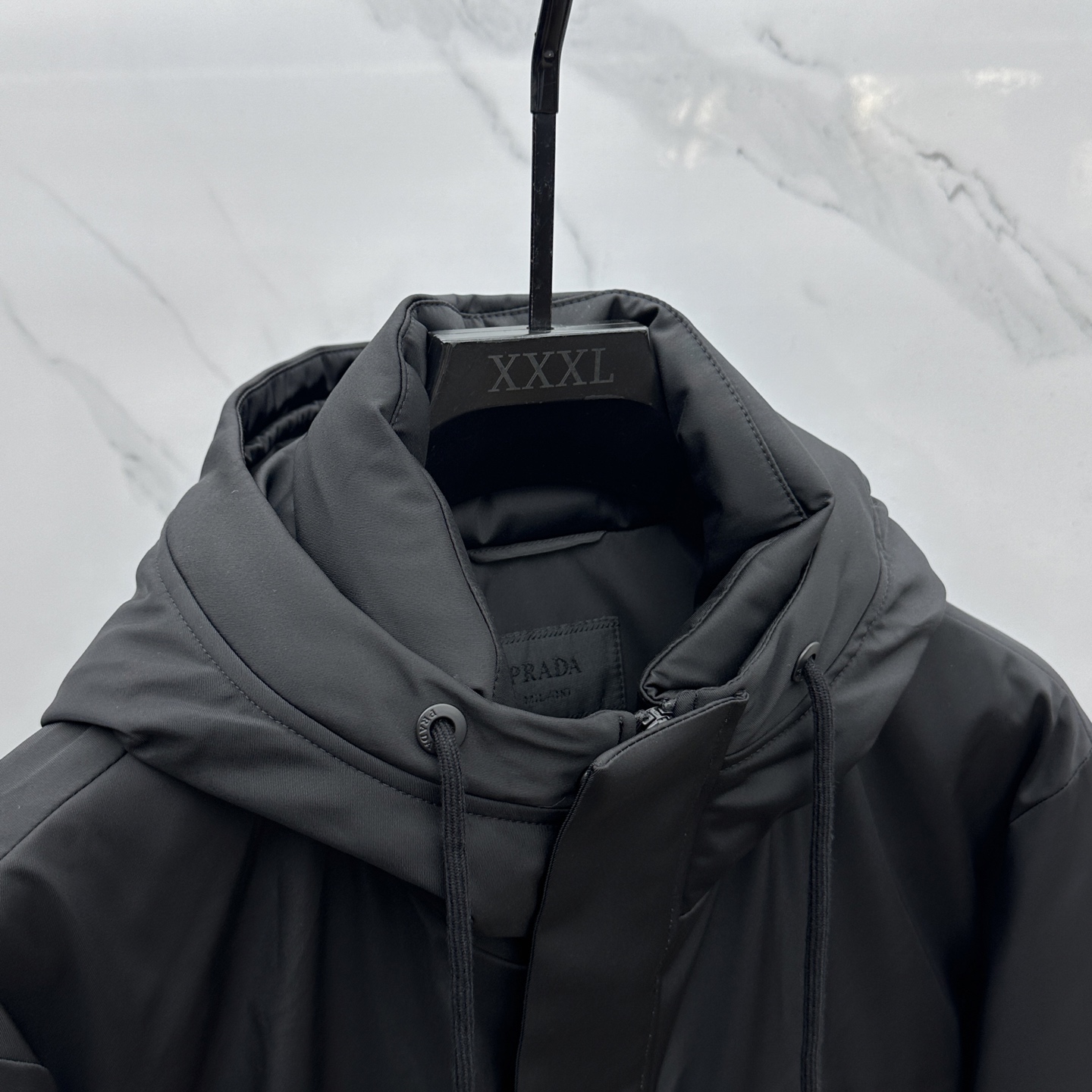 。 🆕Prada普拉达 羽绒服 2025最新款时尚款羽绒连帽中长款外套.（连帽不可拆卸）处处细节显工艺足