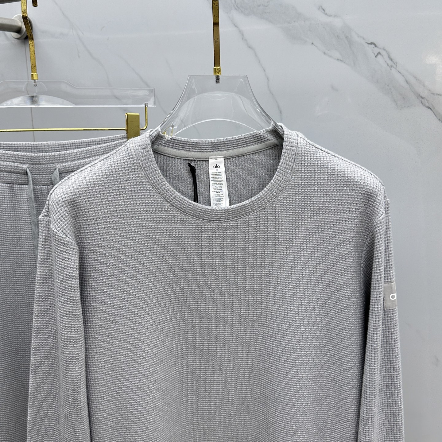 上衣🆕alo 🌟最高版｜独家 高端定制。 15年专业卫衣，无论是面料上还是版型上都是完美越级，精美工艺圆